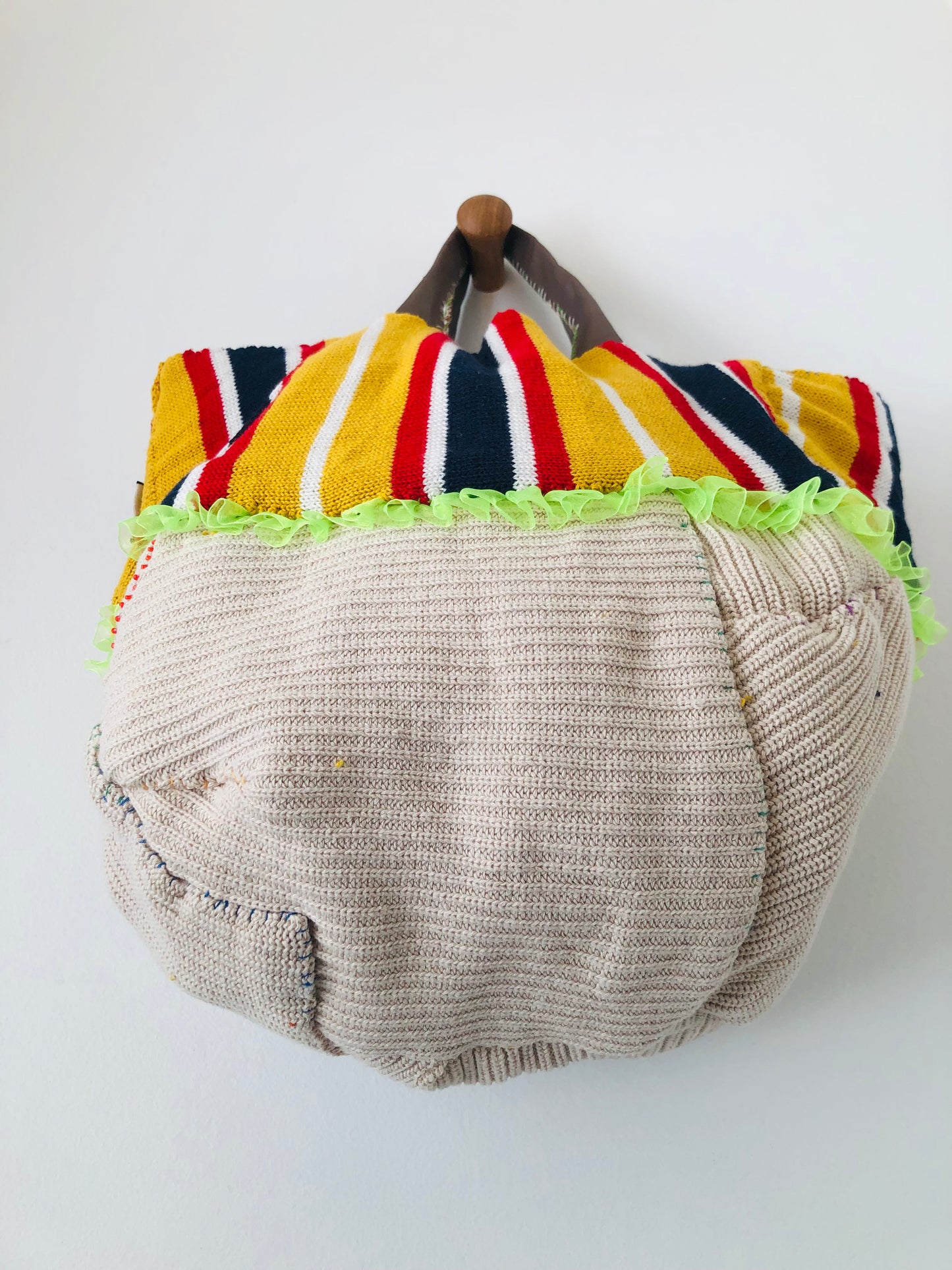 Bag 手縫いのバッグ 布製　トートバッグ　スローファッション　ハンドメイド　2503