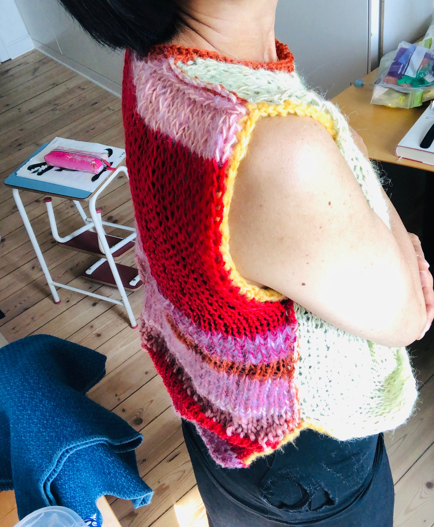 Sweater, hand-knitted, slow fashion, fancy yarn, one-of-a-kind, short-sleeved, 2517