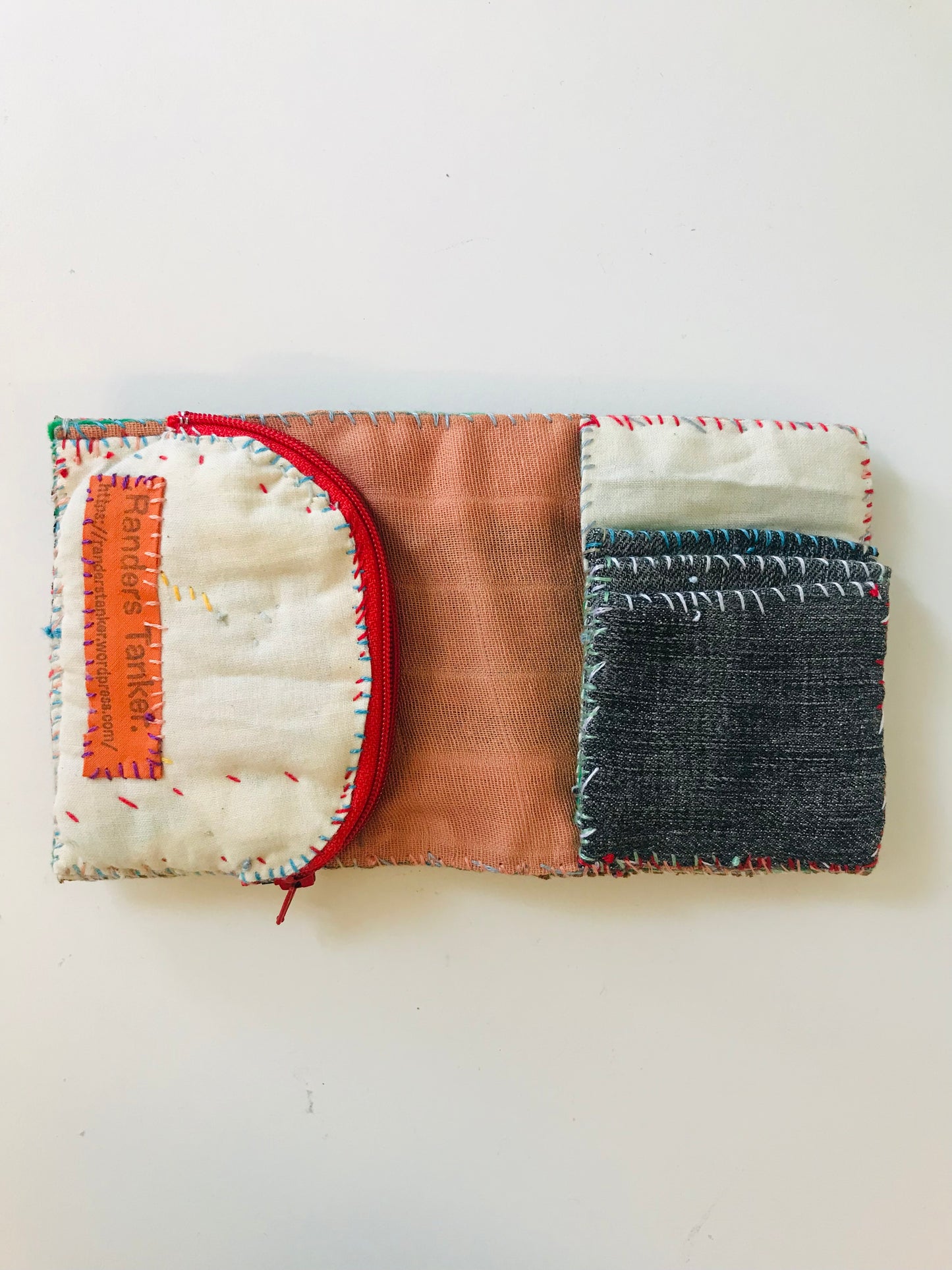 財布　布財布　ハンドメイド　手縫い　刺繍　パッチワーク　二つ折り　1860