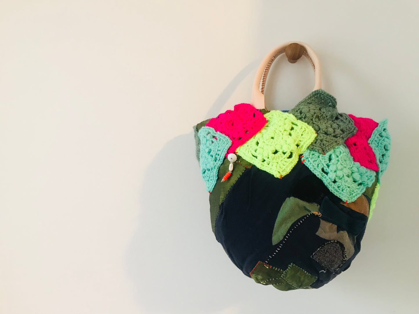 Bag   手縫いのバッグ　  布製　本革持ち手　スローファッション　ハンドメイド　1777