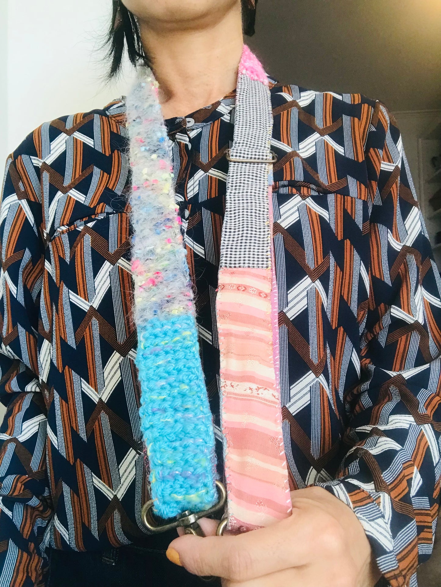 strap  手編みのストラップ　　ウール　布製　毛糸　肩掛けストラップ　スローファッション　ハンドメイド　1900