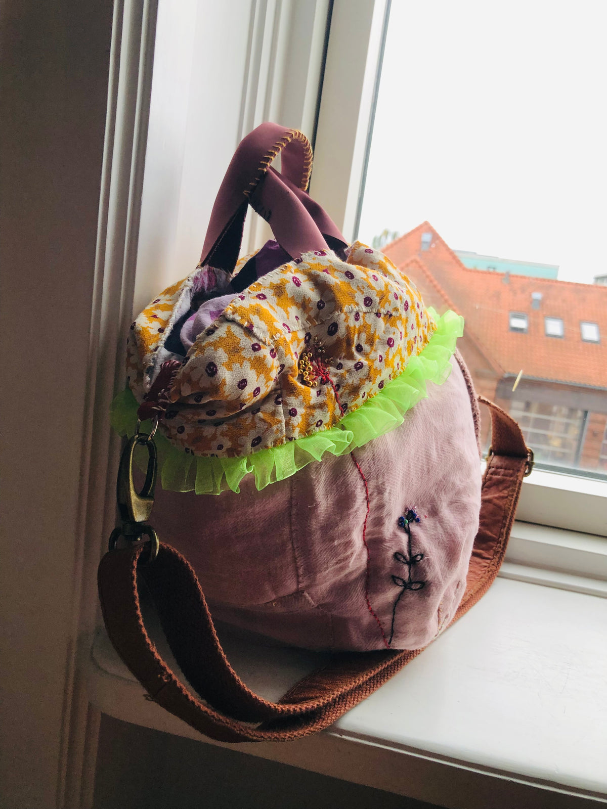 Bag 手縫いのバッグ 布製　トートバッグ　スローファッション　ハンドメイド　2546