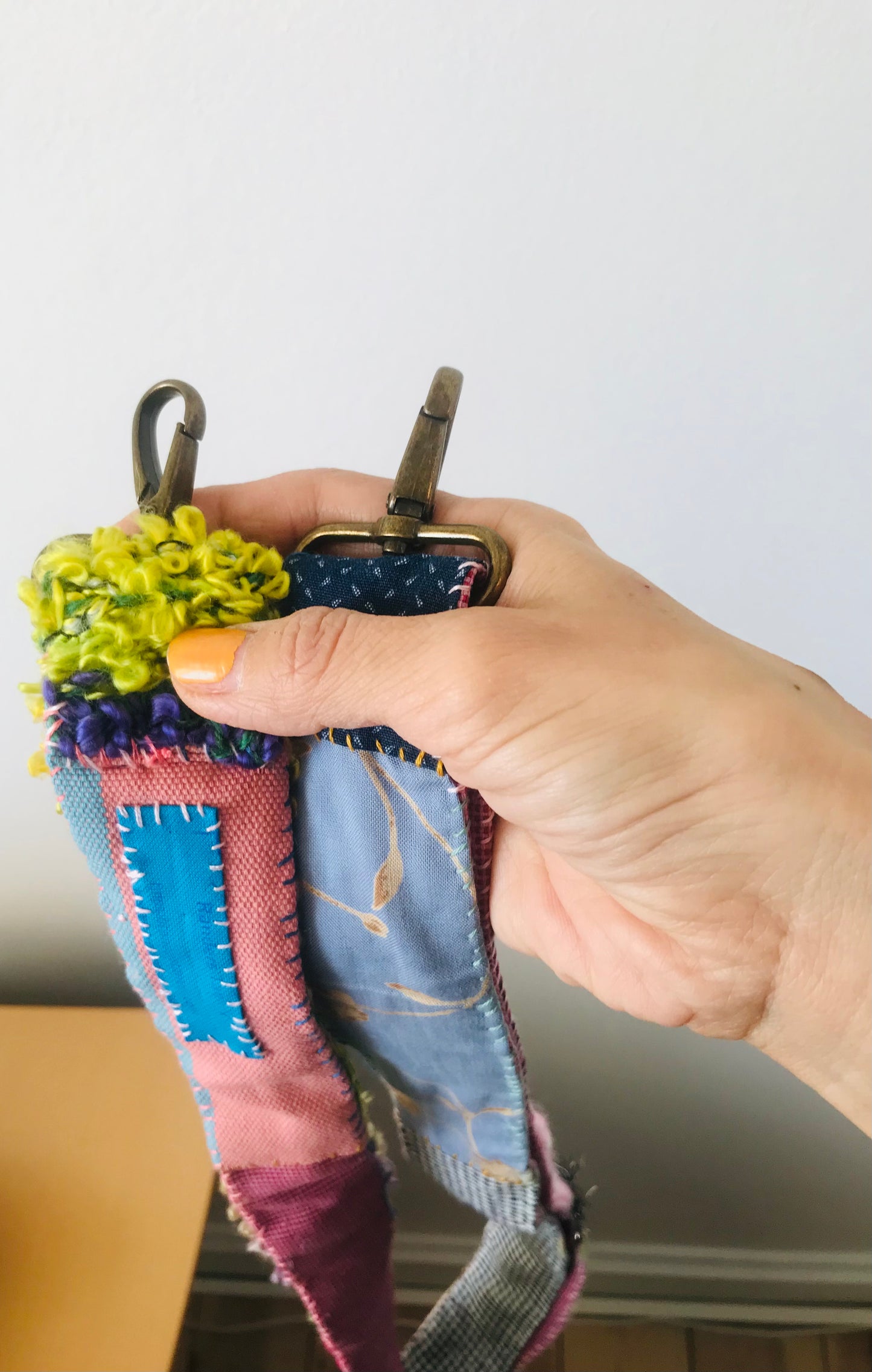 strap  手編みのストラップ　　ウール　布製　毛糸　肩掛けストラップ　スローファッション　ハンドメイド　1901