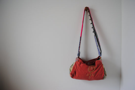 Bag   手縫いのバッグ　布製　ポシェット  肩掛けバッグ　スローファッション　ハンドメイド　2018