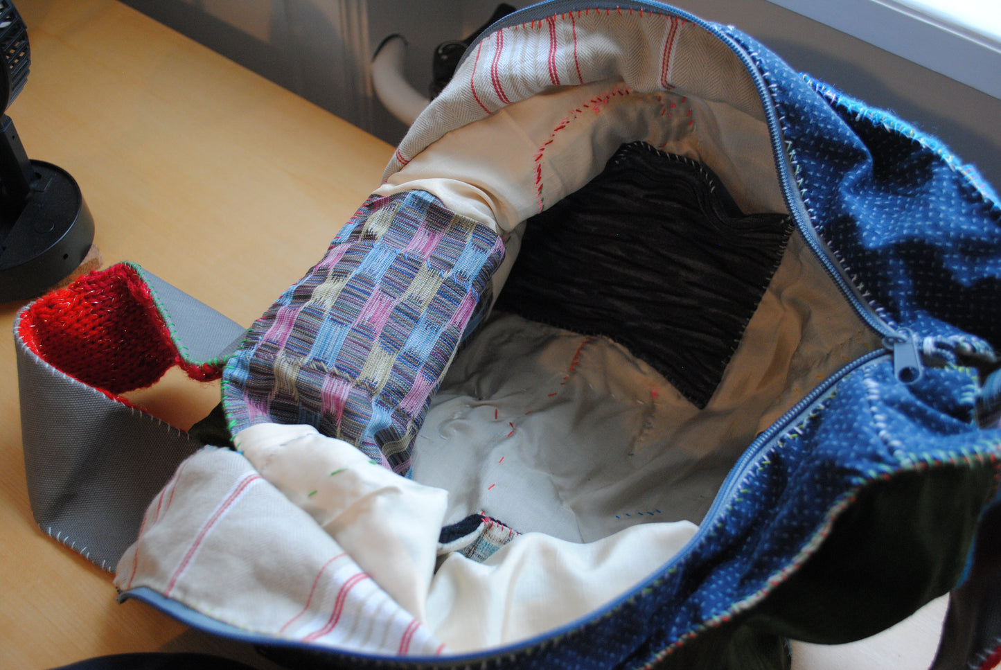 Bag   手縫いのバッグ　  布製　本革持ち手　スローファッション　ハンドメイド　1867