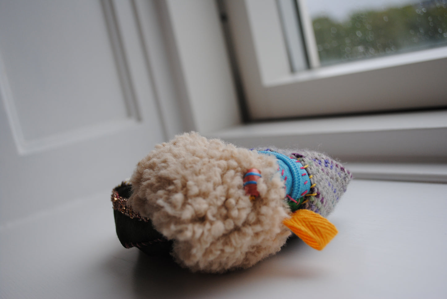 ポーチ　手縫い　布製　 ペンケース　小物入れ　ハンドメイド　ビーズ刺繍　1876