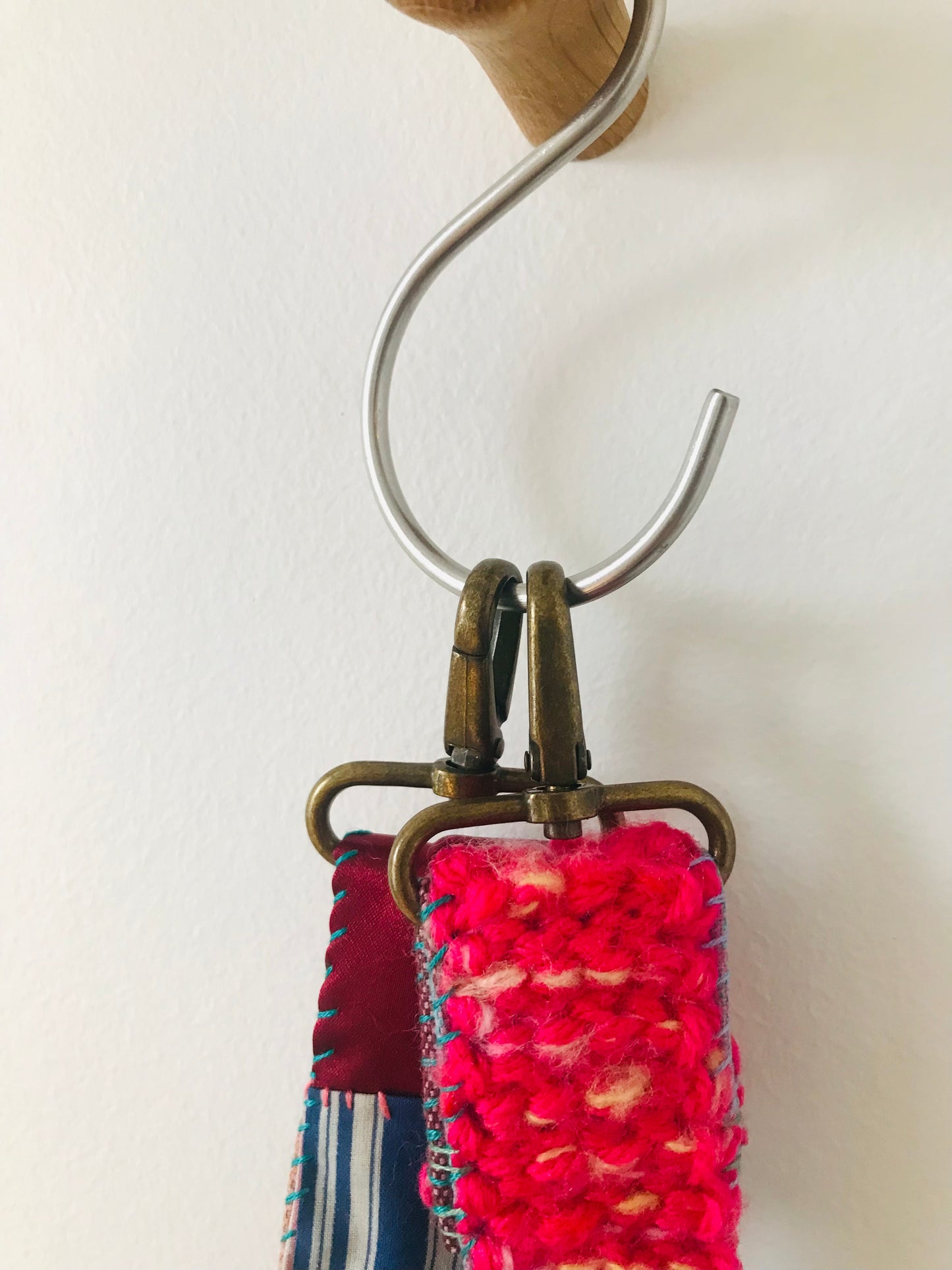 strap  手編みのストラップ　　ウール　布製　毛糸　肩掛けストラップ　スローファッション　ハンドメイド　1903