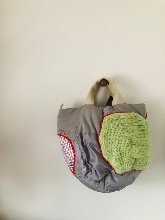 Bag 手縫いのバッグ 布製　トートバッグ　スローファッション　ハンドメイド　2539