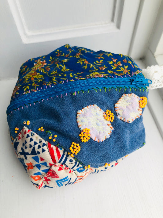 Pouch, hand-sewn, fabric, pencil case,小物入れ, handmade, bead embroidery, 2466