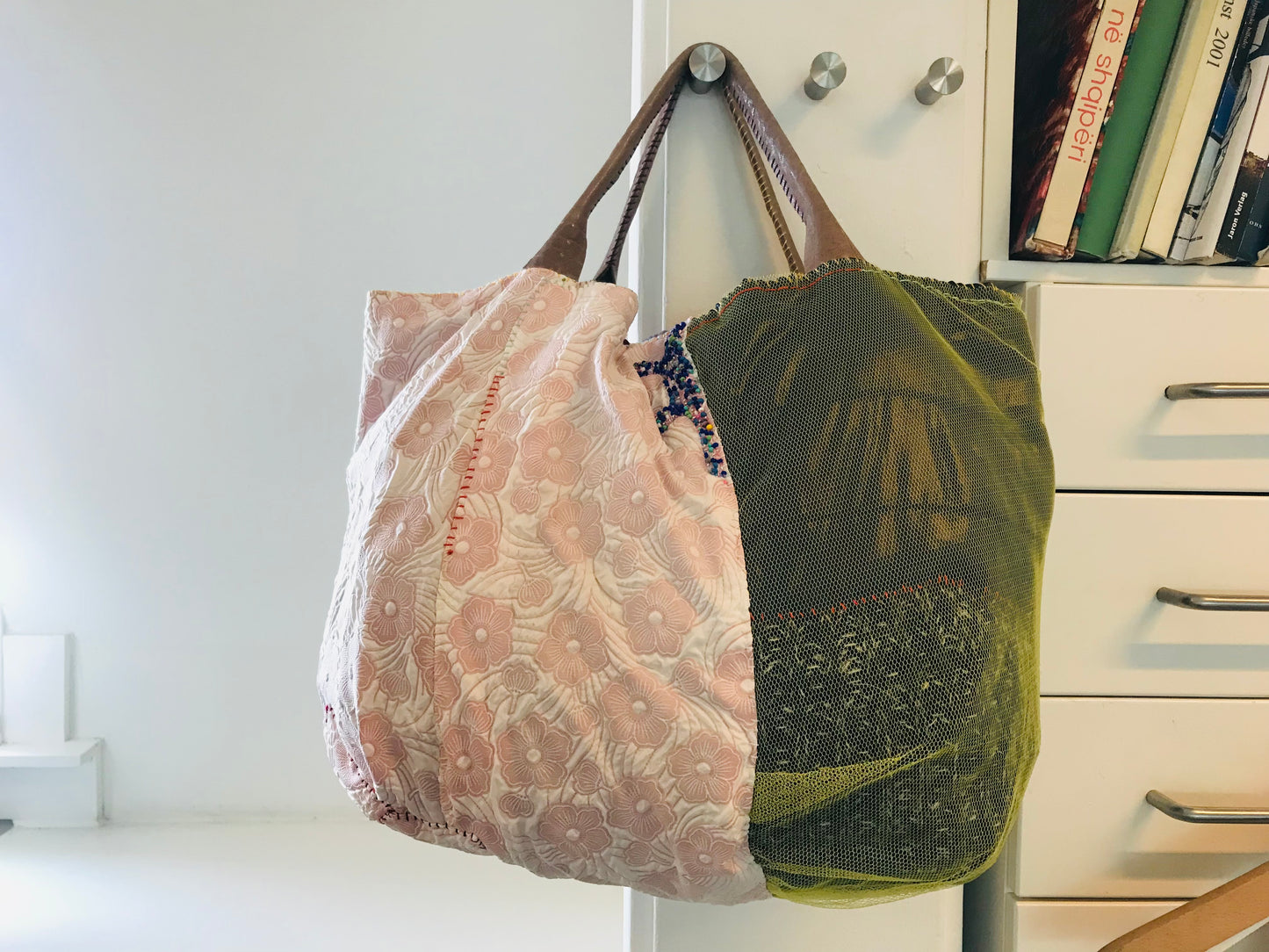 Bag   手縫いのバッグ　  布製　本革持ち手　スローファッション　ハンドメイド　1819