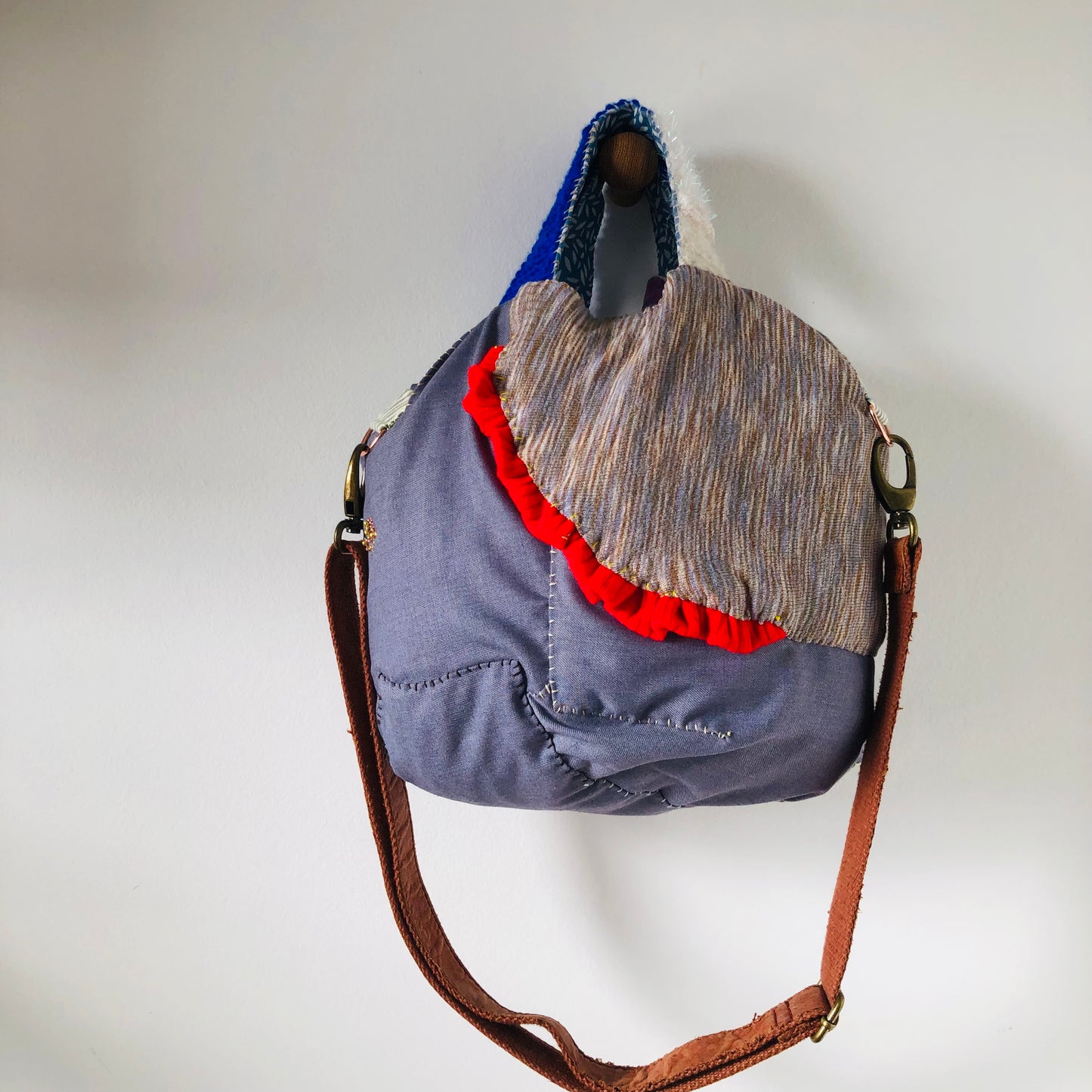 Bag 手縫いのバッグ 布製　トートバッグ　スローファッション　ハンドメイド　2408