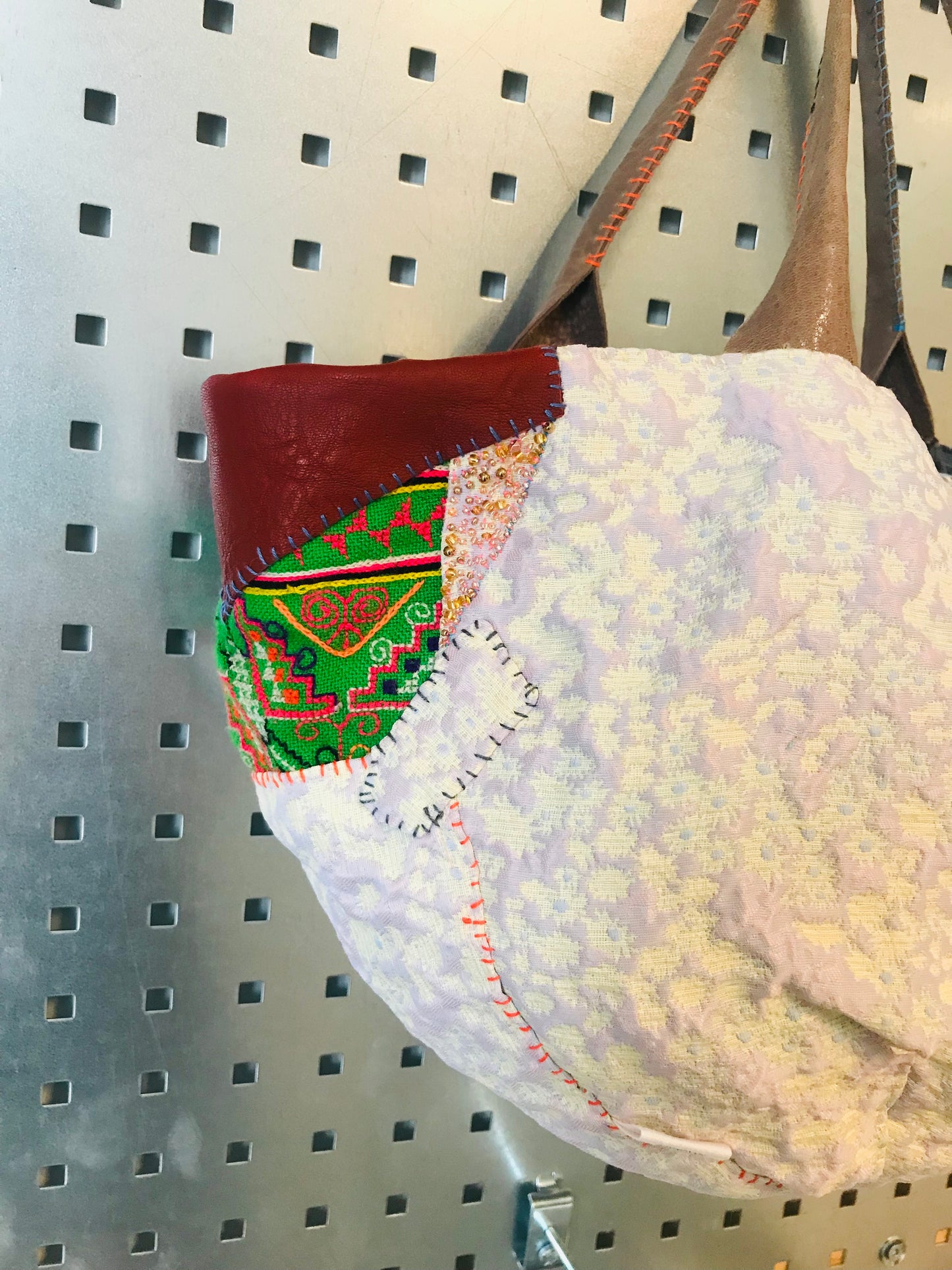 Bag   手縫いのバッグ　  布製　本革持ち手　スローファッション　ハンドメイド　1802