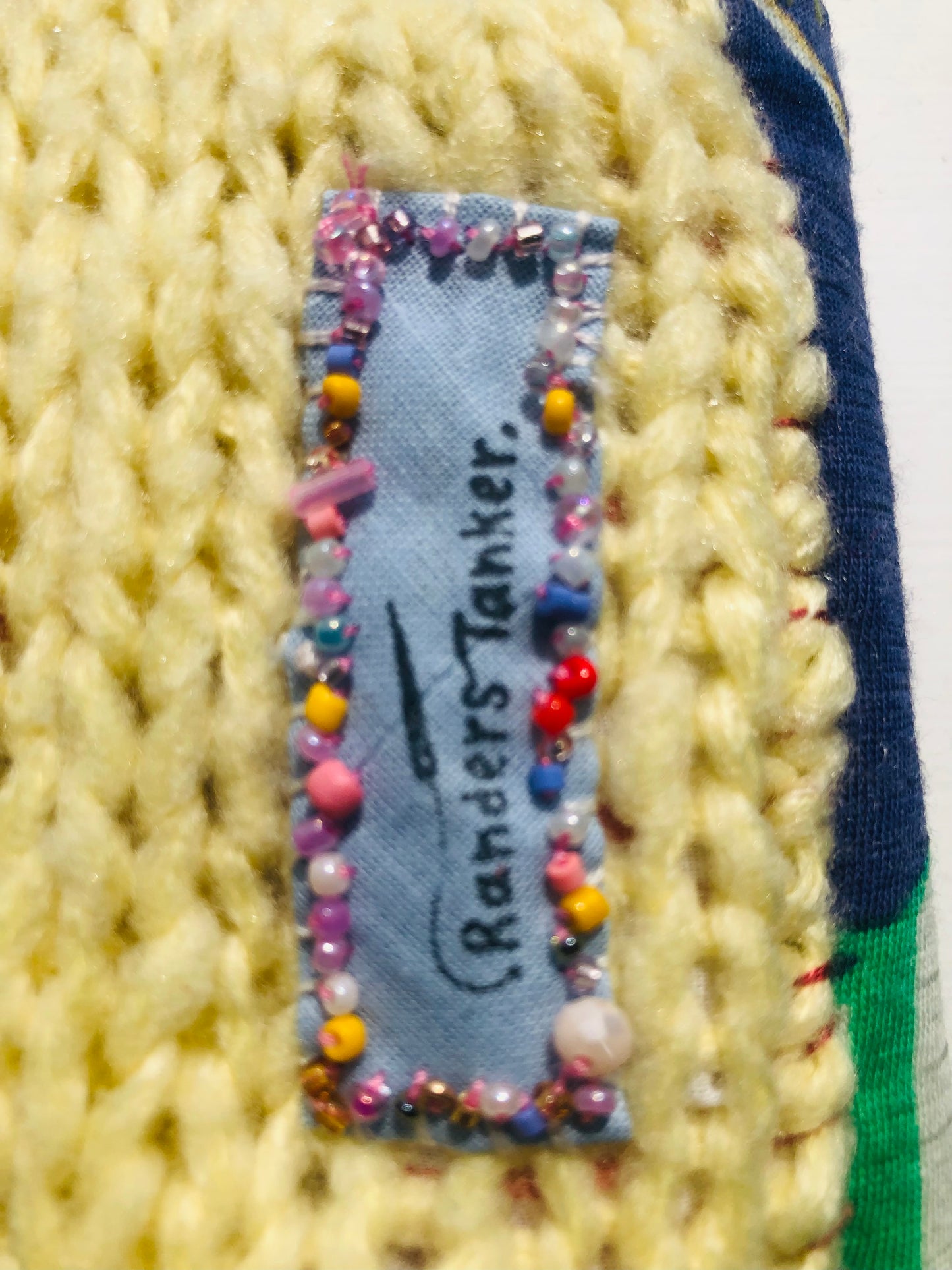 財布　布財布　ハンドメイド　手縫い　刺繍　パッチワーク　二つ折り　2495