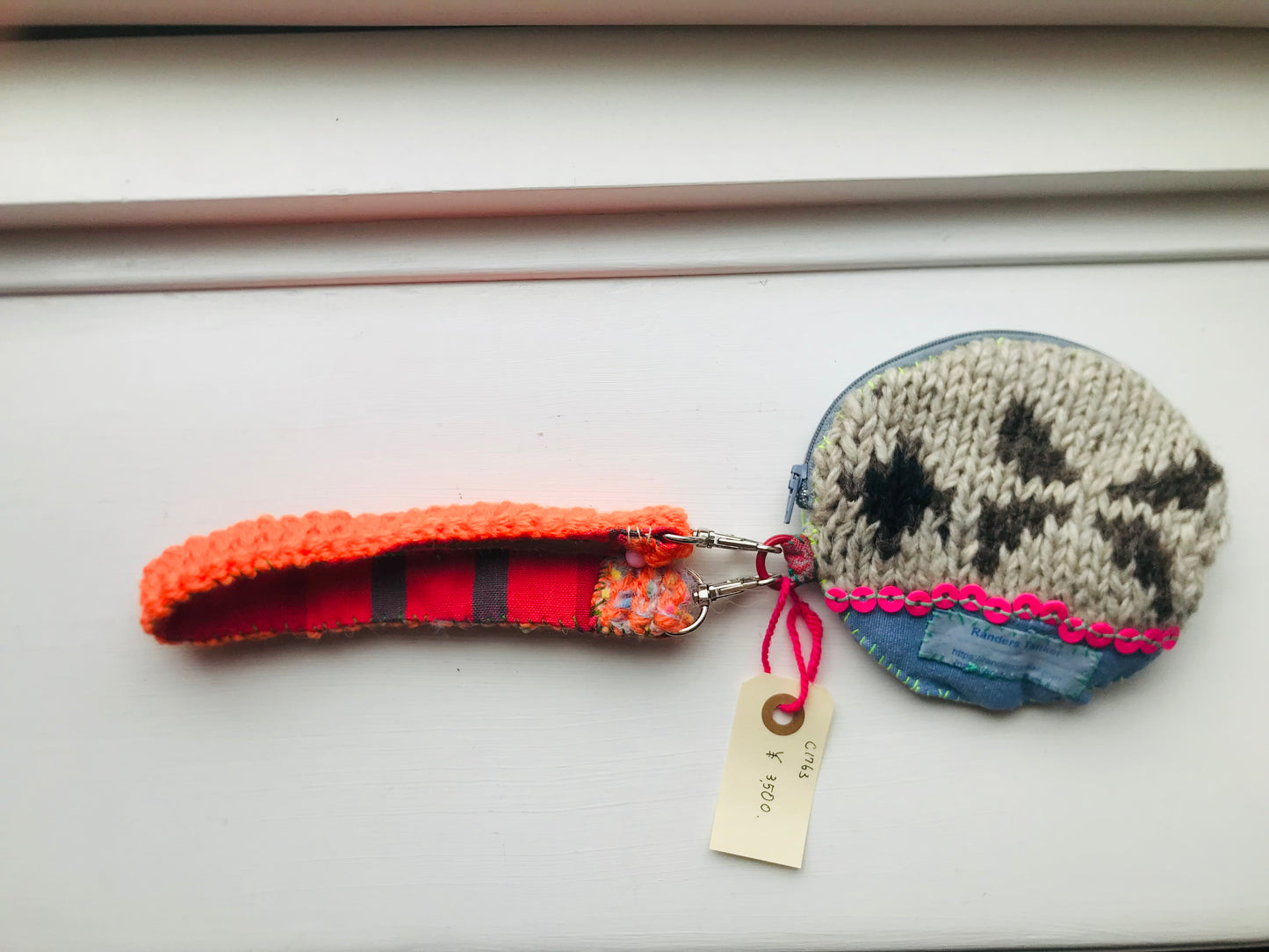 Mønthylster, perler, håndsyet, broderi, stof, møntpung, etui, håndlavet 1763