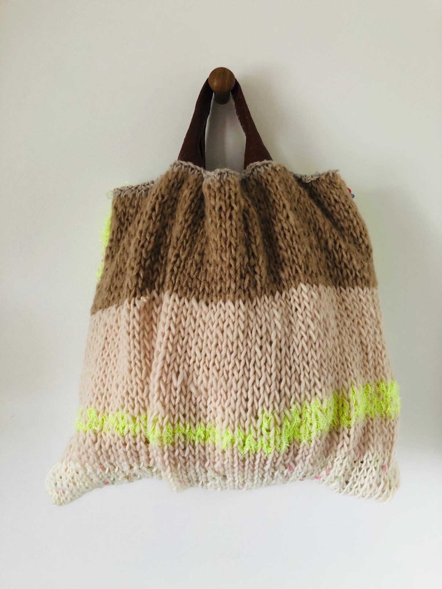 Bag 手縫いのバッグ 布製　編み物　トートバッグ　スローファッション　ハンドメイド　2527