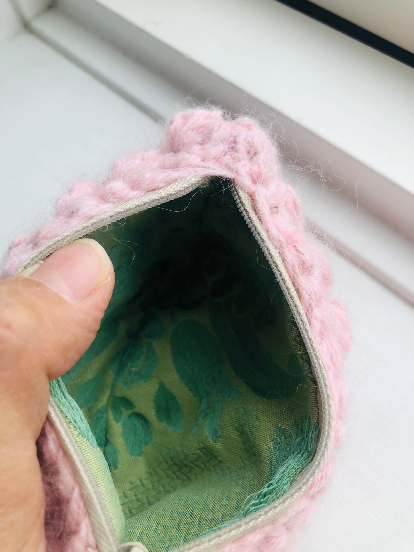小銭入れ　コインケース　手編み　手縫い　布製　毛糸　 小物入れ　ハンドメイド　　2478
