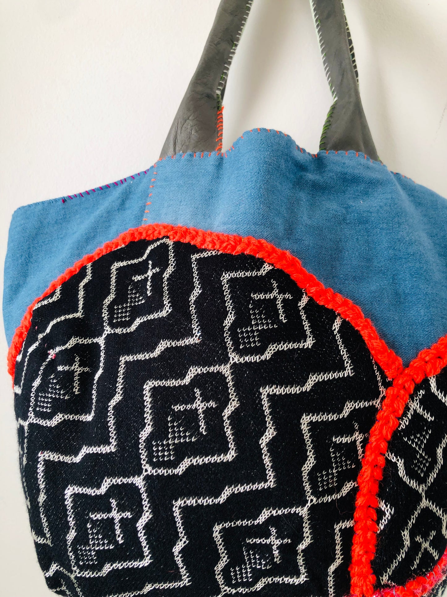 Bag 手縫いのバッグ　布製　トートバッグ　スローファッション　ハンドメイド　2377