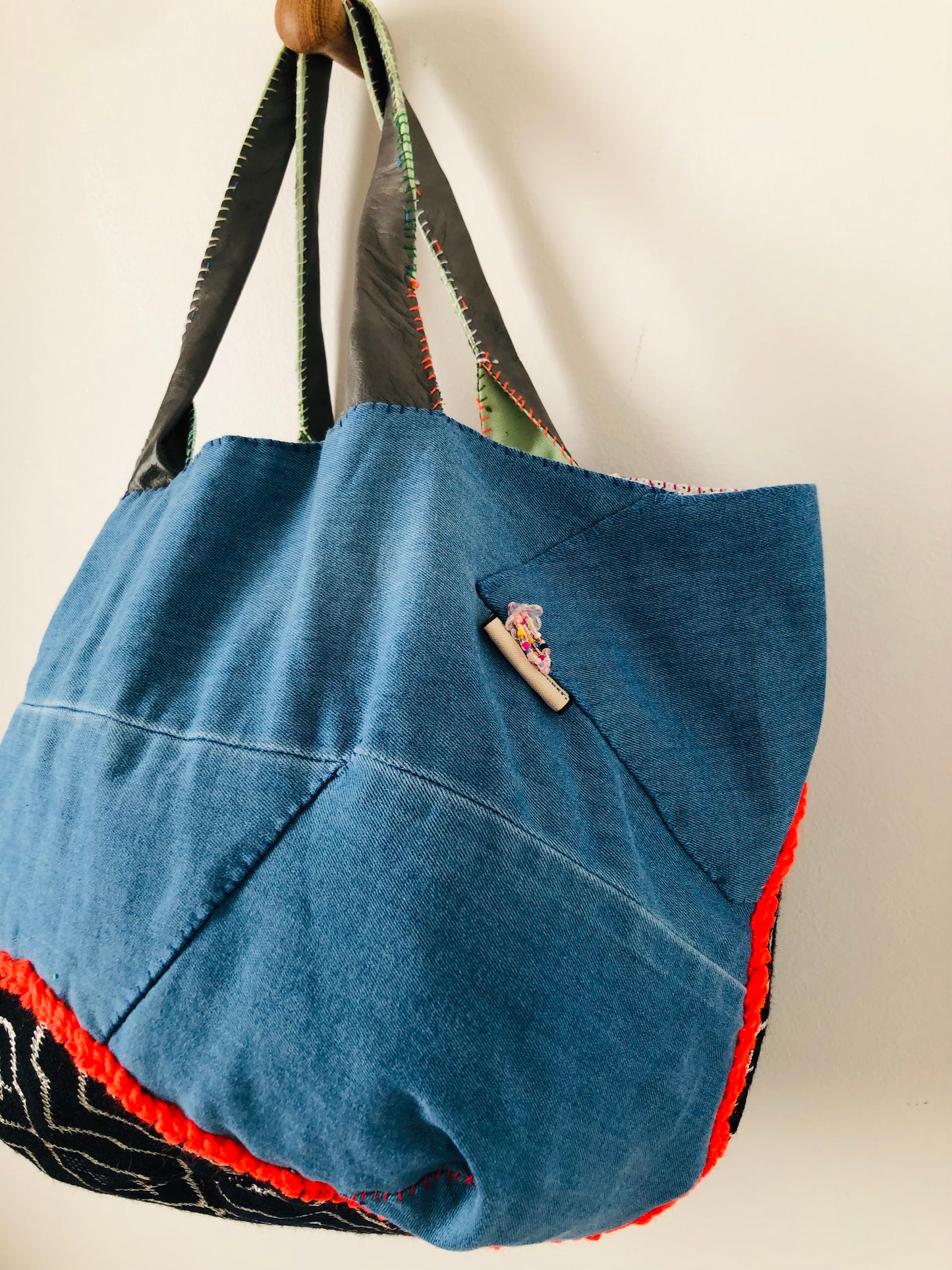 Bag 手縫いのバッグ　布製　トートバッグ　スローファッション　ハンドメイド　2377