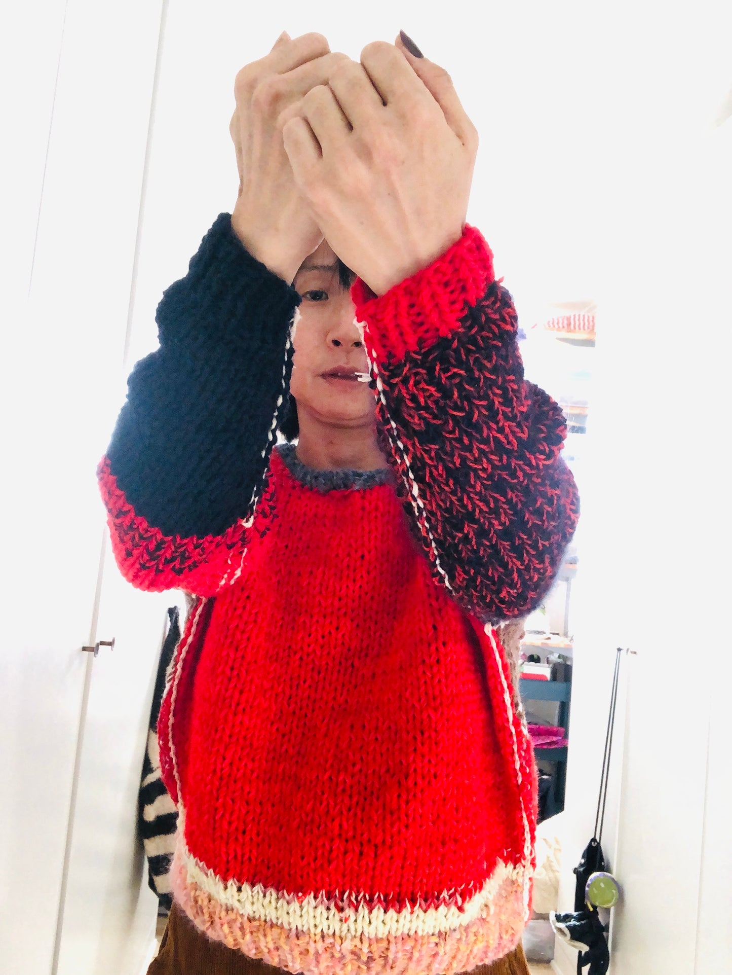 セーター　手編み  スローファッション　ファンシーヤーン　oneofakind  　2385