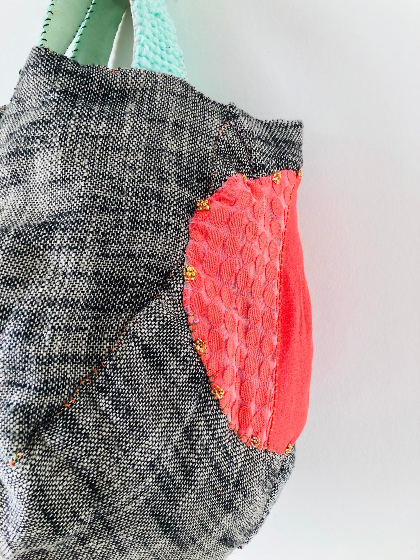 Bag 手縫いのバッグ　布製　トートバッグ　スローファッション　ワンハンドルバッグ　ハンドメイド　2383