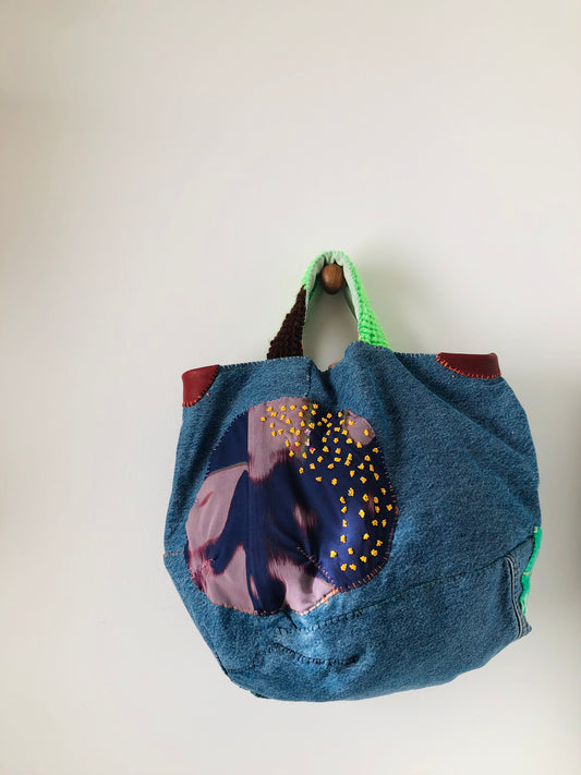 Bag 手縫いのバッグ　布製　トートバッグ　スローファッション　ハンドメイド　2379