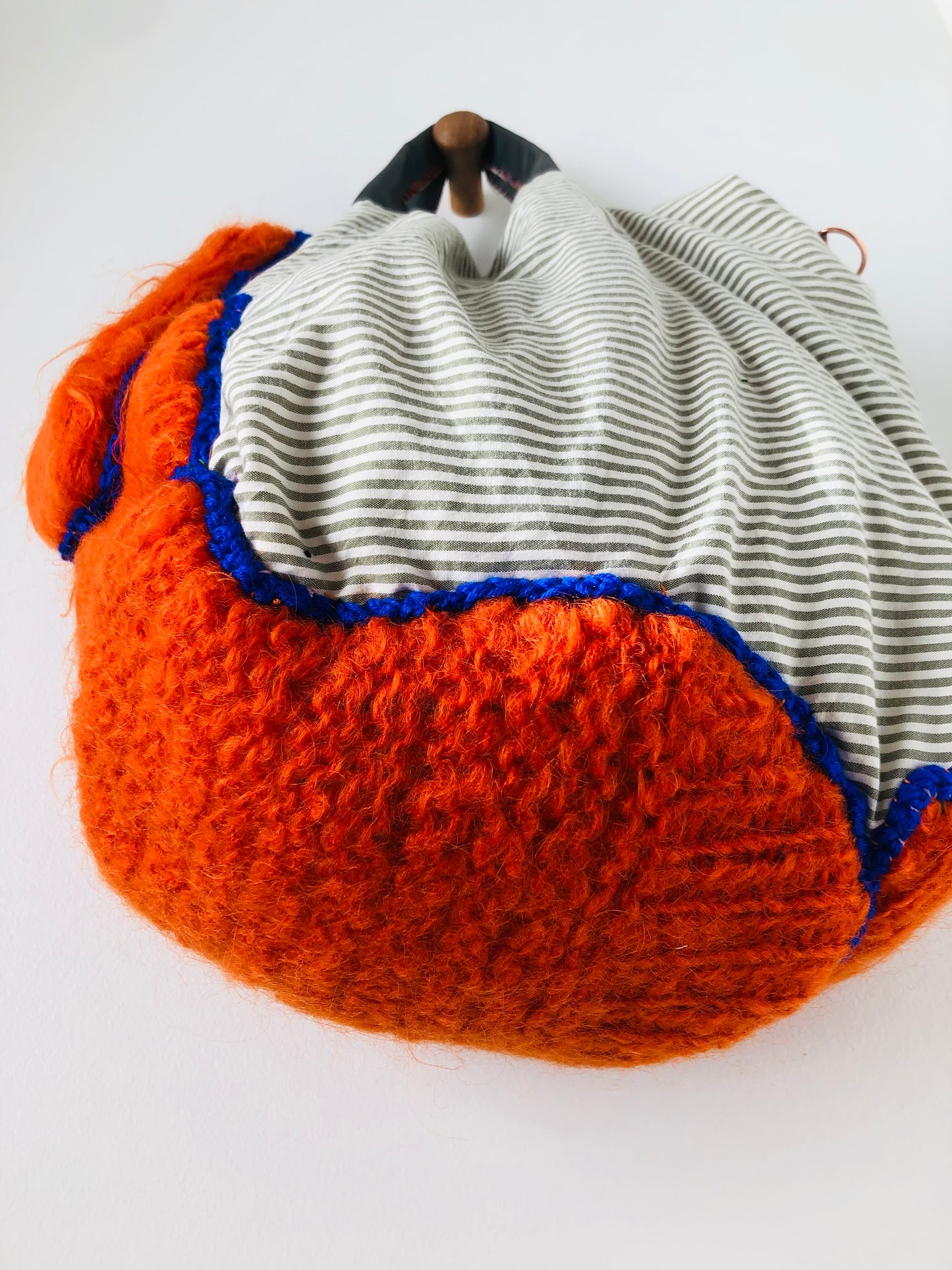 Bag 手縫いのバッグ　布製　トートバッグ　スローファッション　ハンドメイド　2381