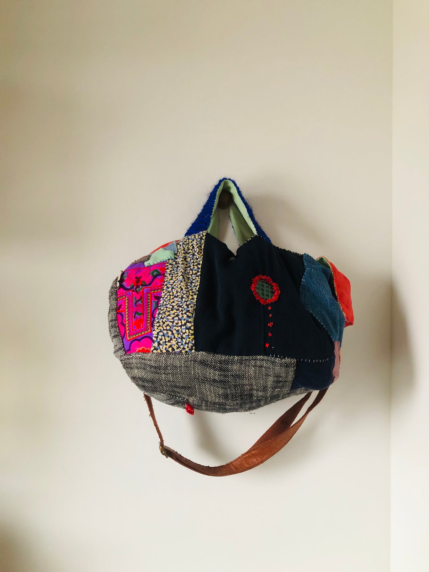 Bag 手縫いのバッグ　布製　トートバッグ　スローファッション　ハンドメイド　2386