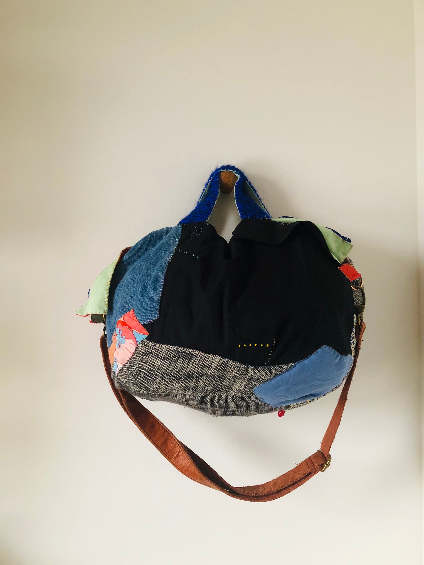 Bag 手縫いのバッグ　布製　トートバッグ　スローファッション　ハンドメイド　2386