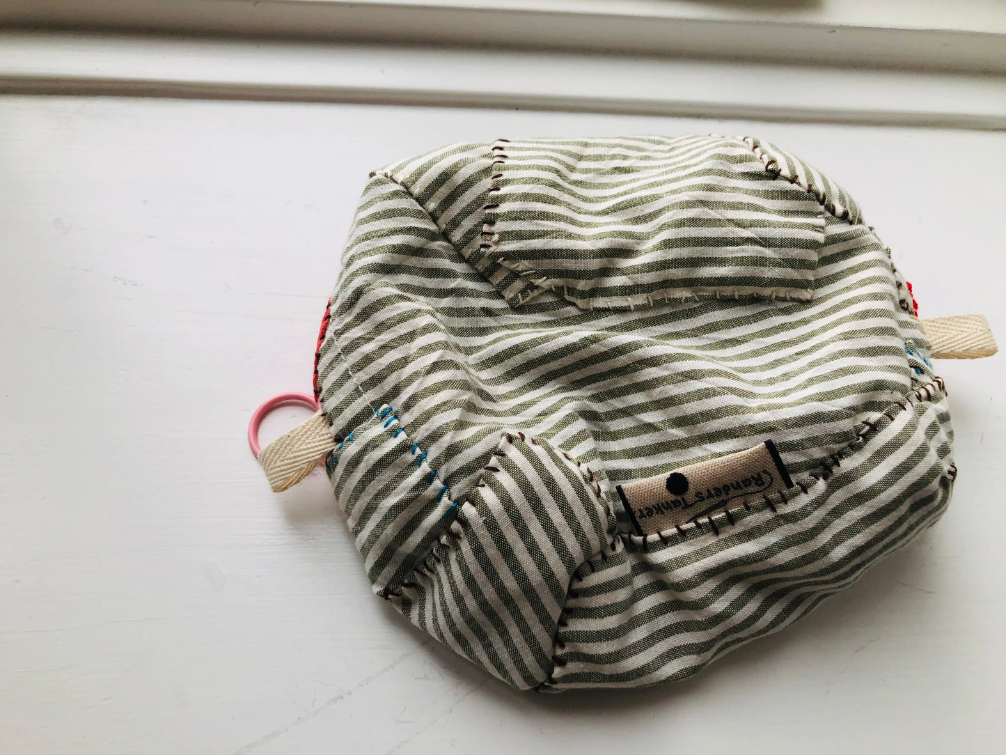 ポーチ　手縫い　布製　 ペンケース　小物入れ　ハンドメイド　ビーズ刺繍　2391