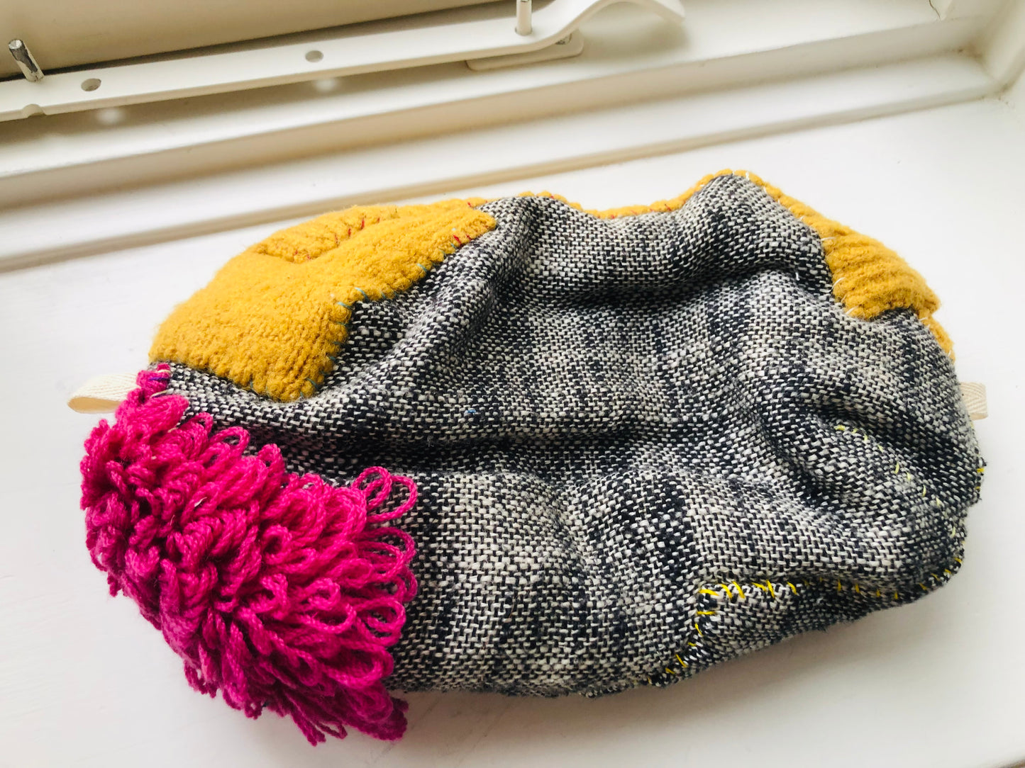 Hand-sewn fabric pouch, pencil case, accessory case, handmade with bead embroidery, 2387