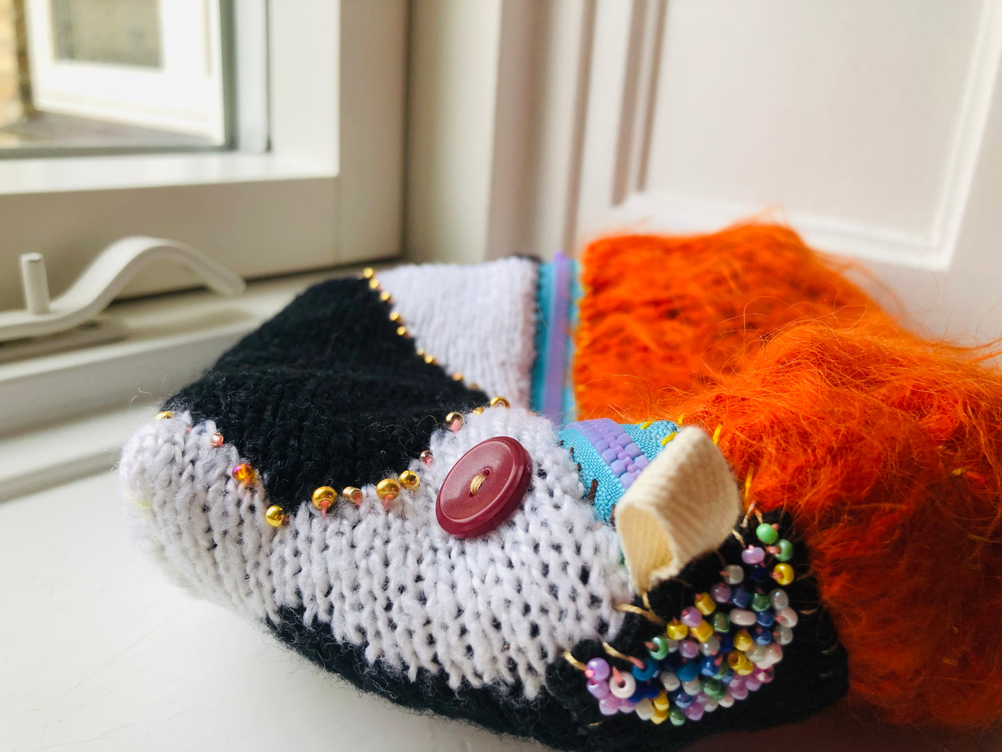 Hand-sewn fabric pouch, pencil case, accessory case, handmade with bead embroidery, 2392