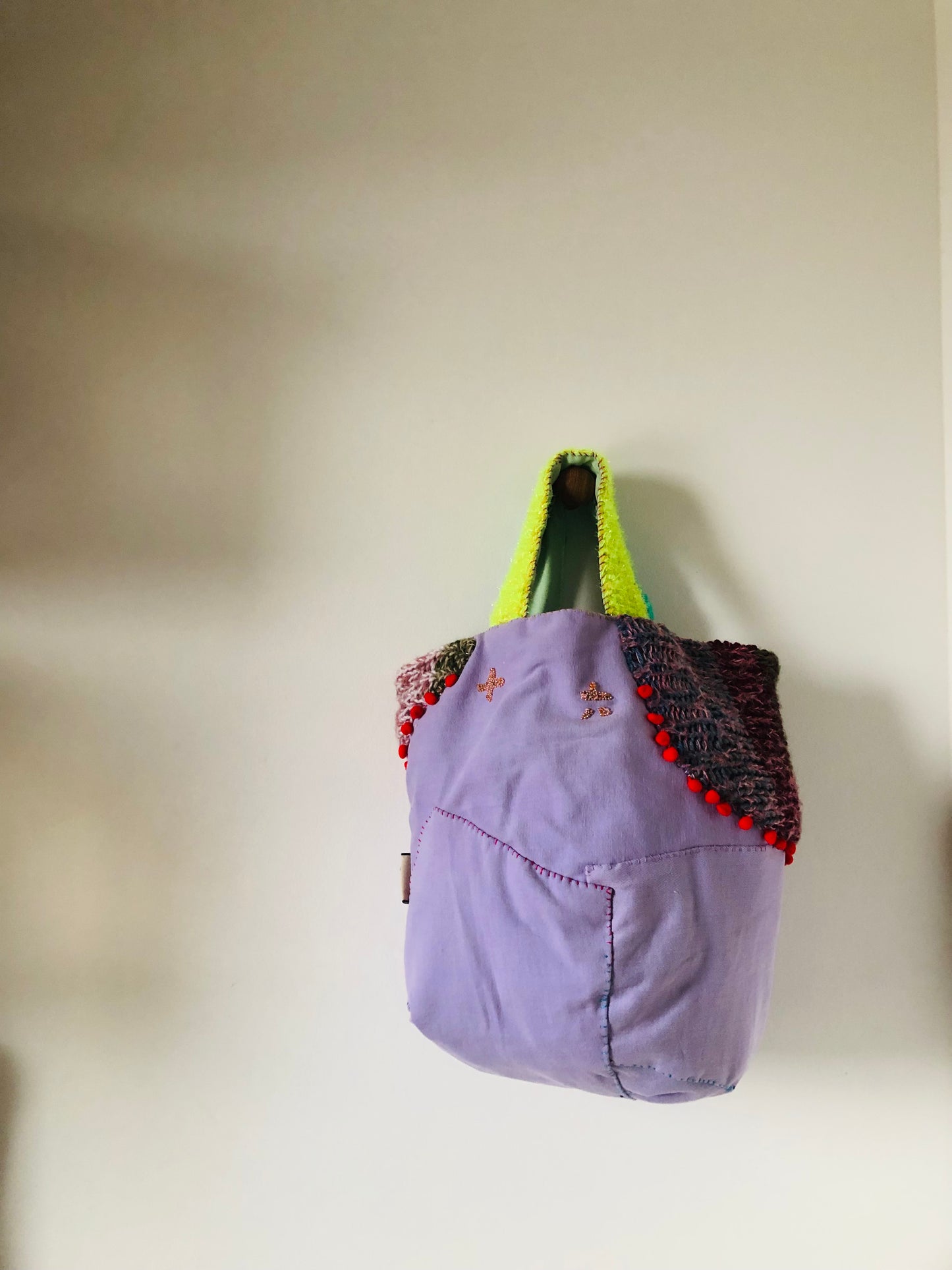 Bag 手縫いのバッグ　　布製　トートバッグ　スローファッション　ワンハンドルバッグ　ハンドメイド　2393