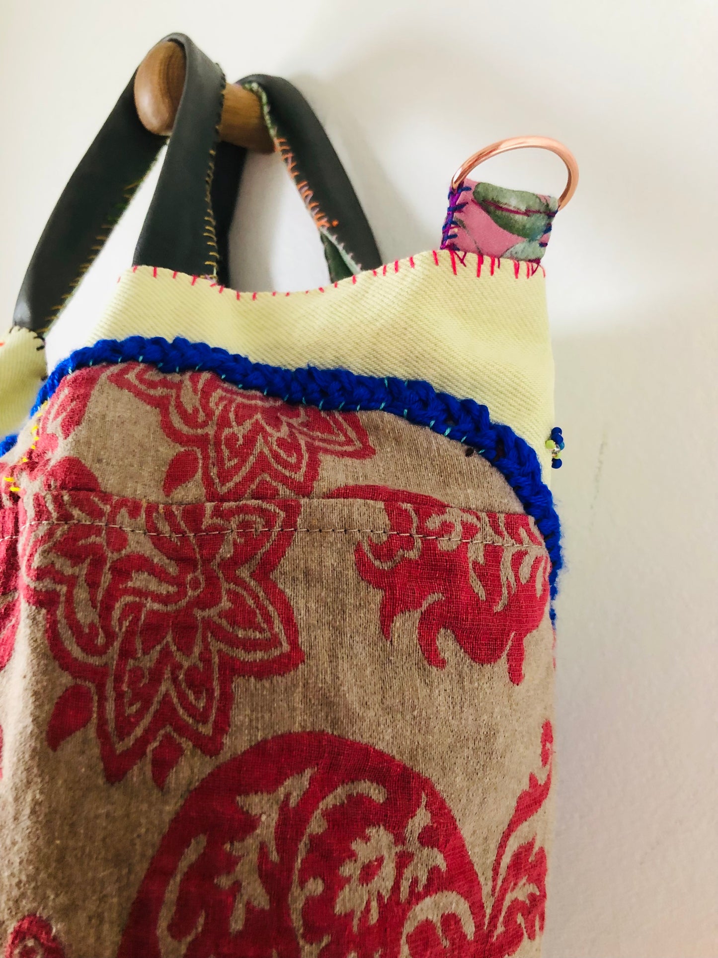 Bag 手縫いのバッグ　布製　トートバッグ　スローファッション　ワンハンドルバッグ　ハンドメイド　2394