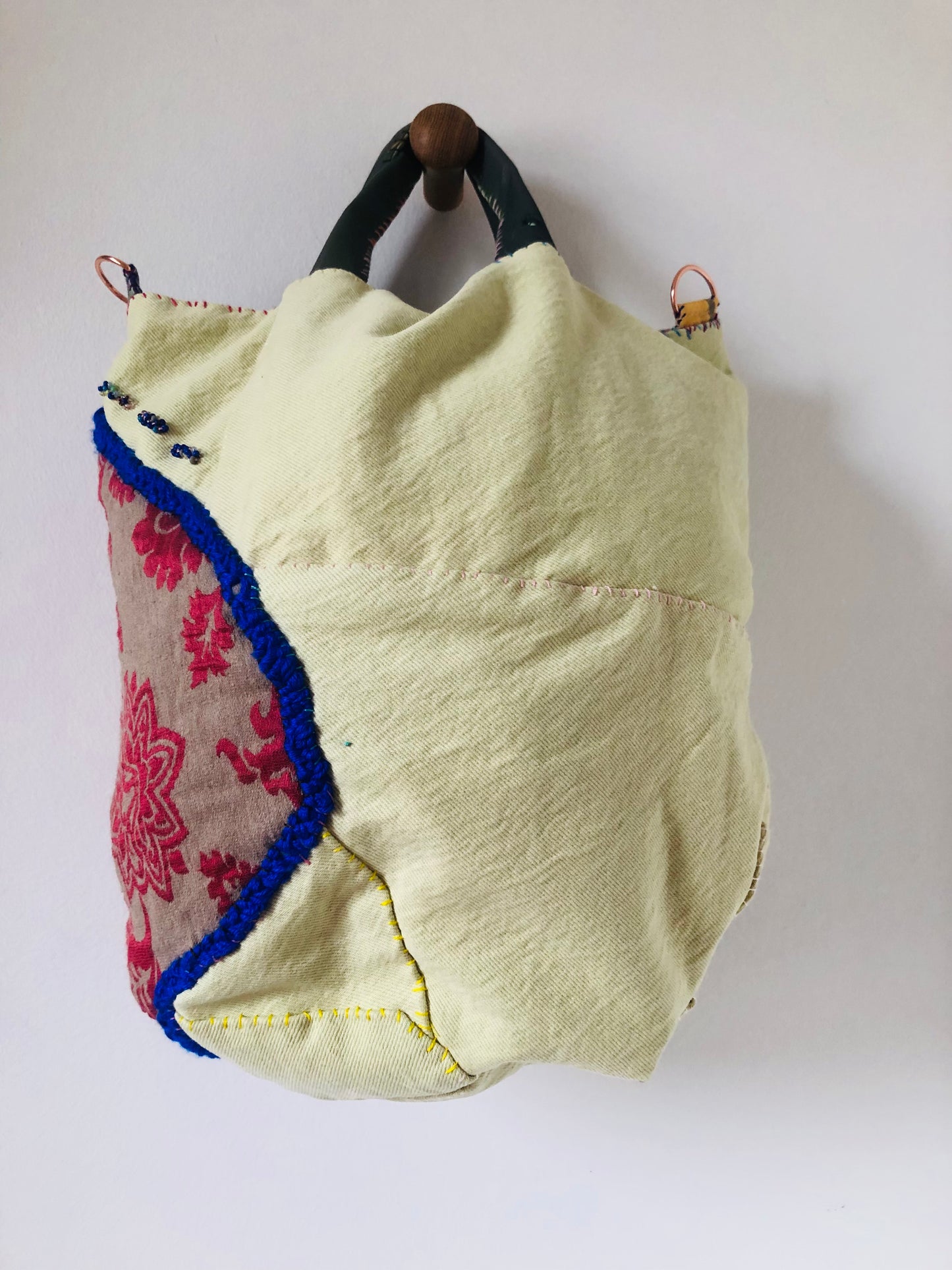Bag 手縫いのバッグ　布製　トートバッグ　スローファッション　ワンハンドルバッグ　ハンドメイド　2394