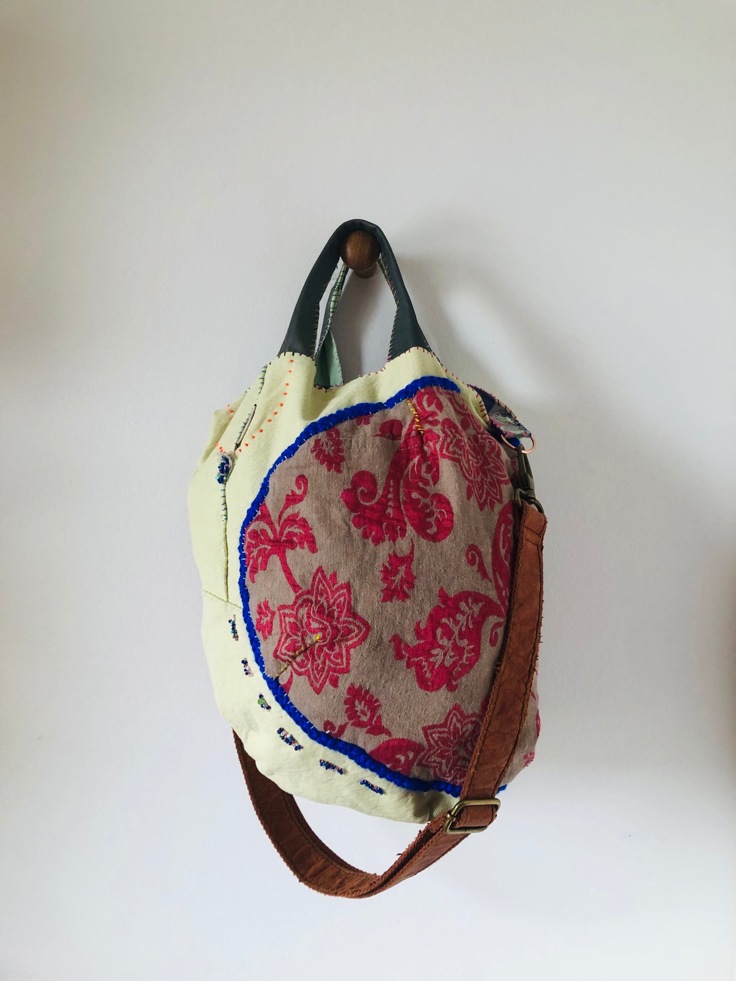 Bag 手縫いのバッグ　布製　トートバッグ　スローファッション　ワンハンドルバッグ　ハンドメイド　2394
