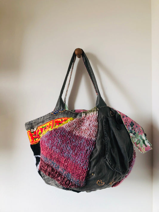 Bag 手縫いのバッグ　布製　トートバッグ　スローファッション　ワンハンドルバッグ　ハンドメイド　2398