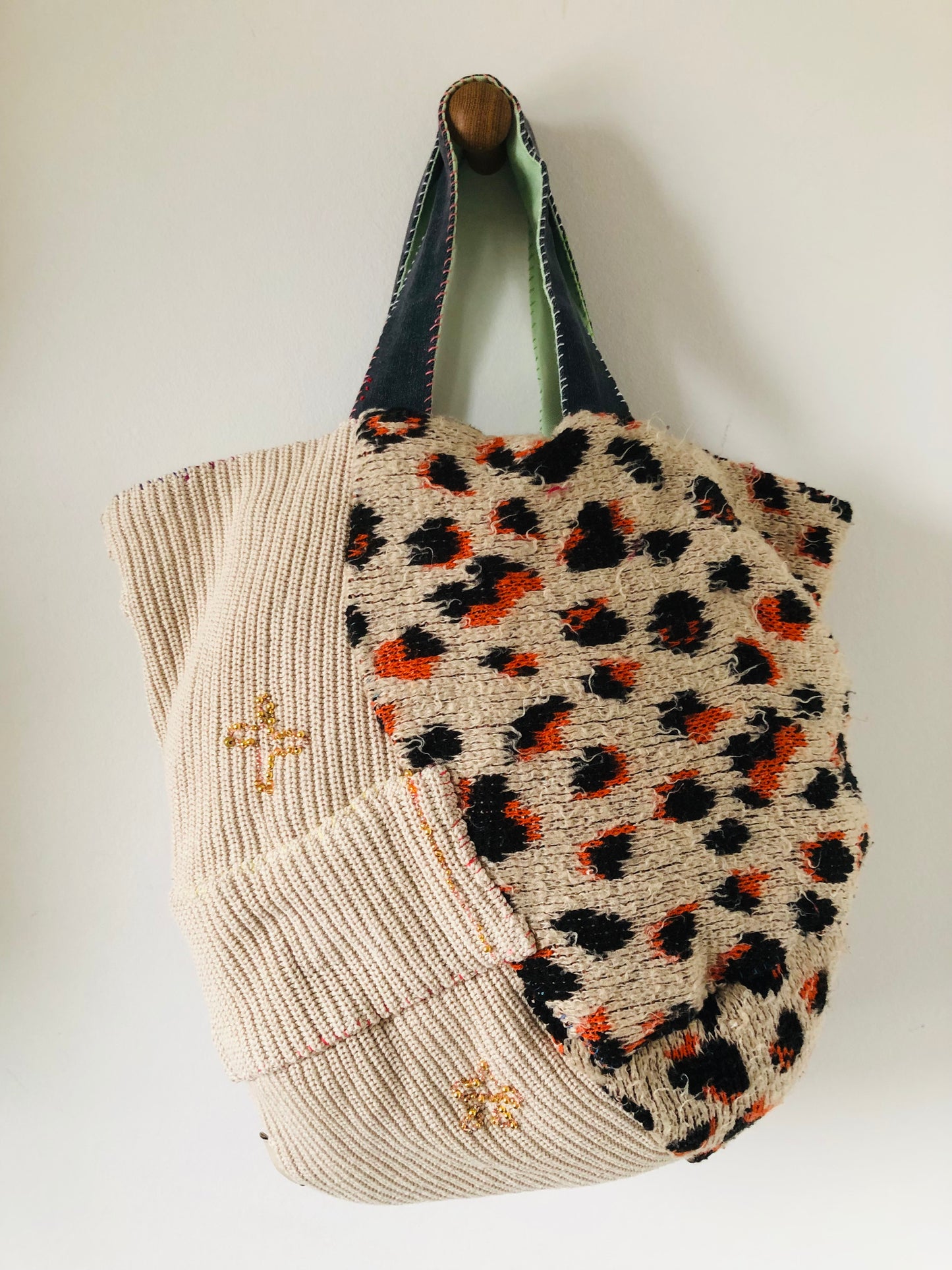 Bag 手縫いのバッグ　【抽選販売】　布製　トートバッグ　スローファッション　ワンハンドルバッグ　ハンドメイド　2399