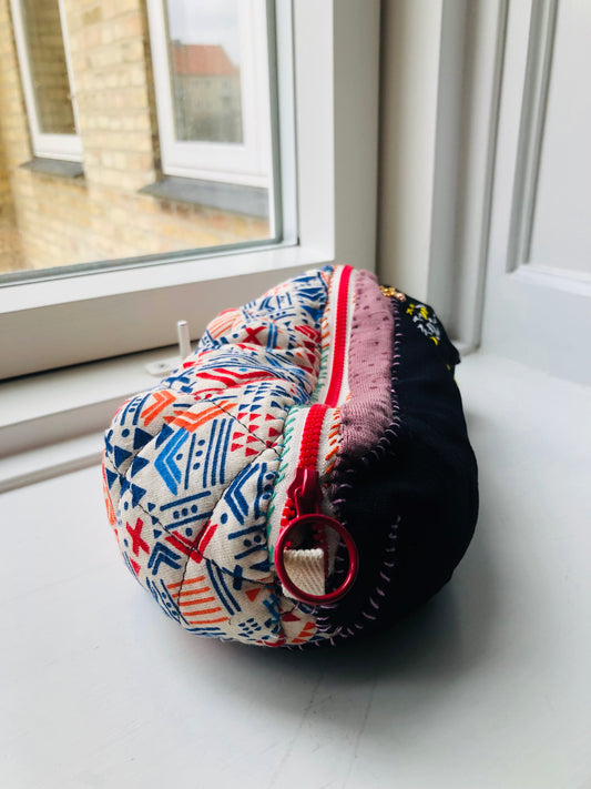 Pouch, hand-sewn, fabric, pen case, accessory case, handmade, bead embroidery, 2395