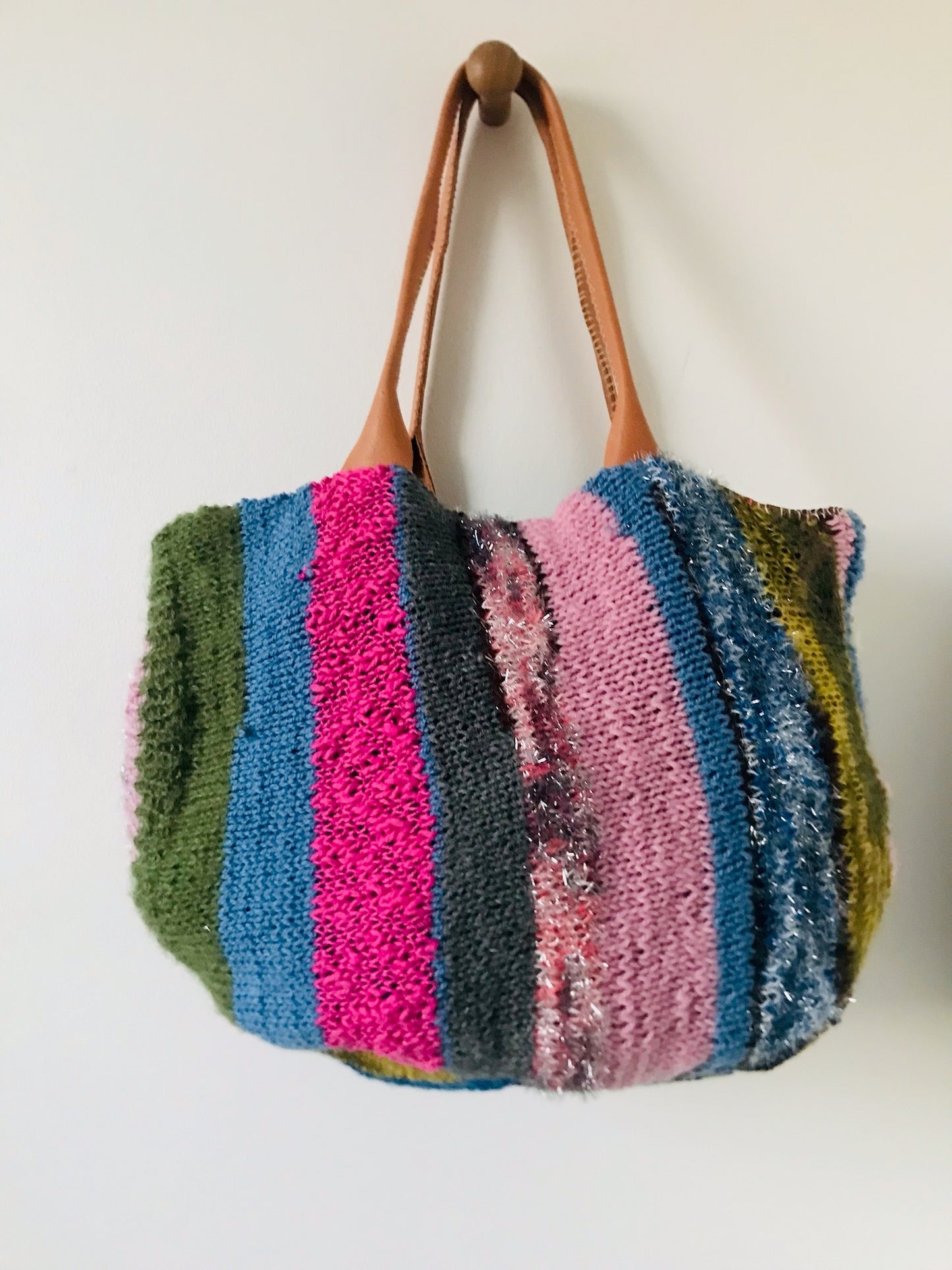 Bag   手縫いのバッグ　布製　トートバッグ　スローファッション　ハンドメイド　2086