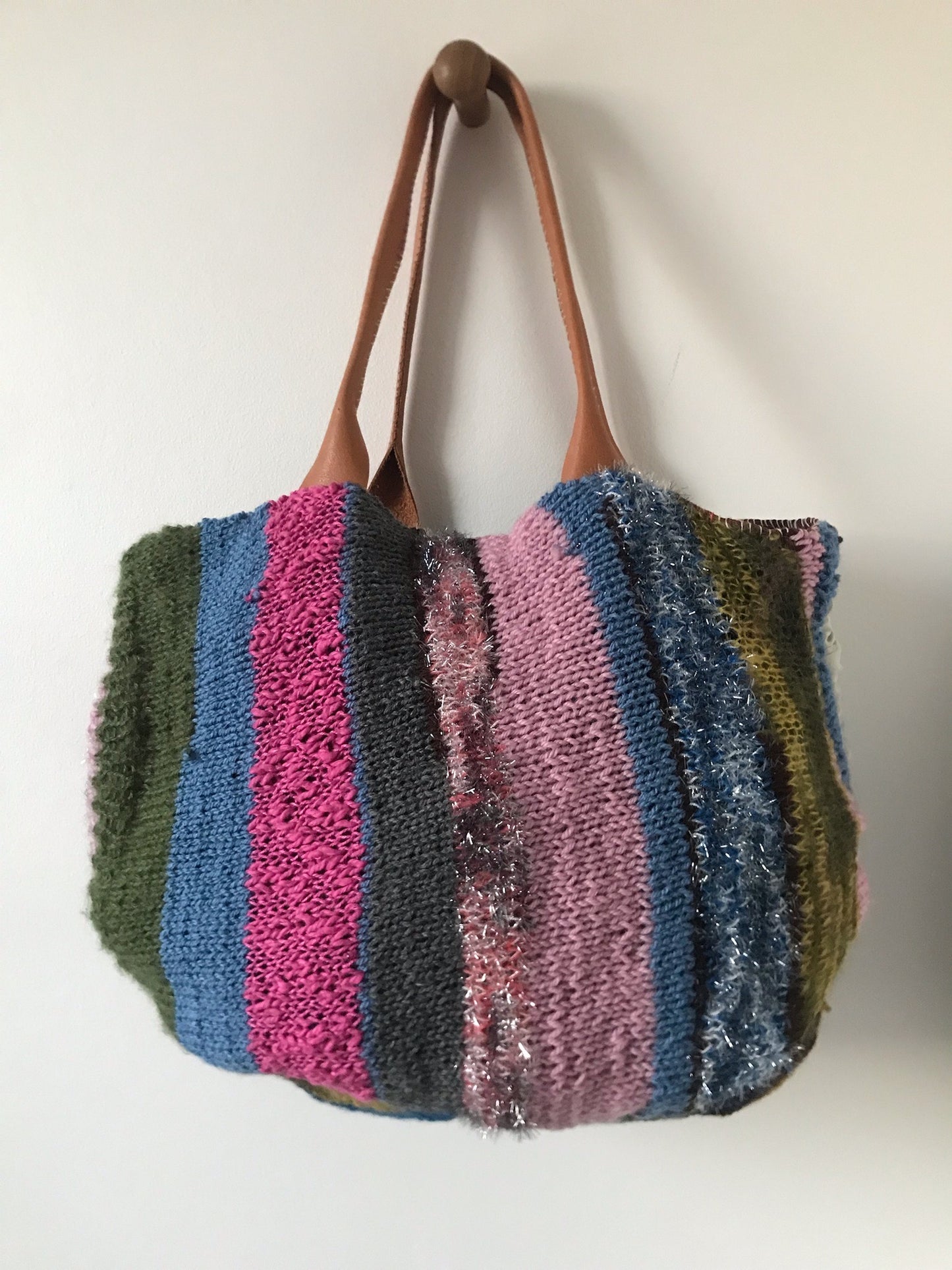 Bag   手縫いのバッグ　布製　トートバッグ　スローファッション　ハンドメイド　2086