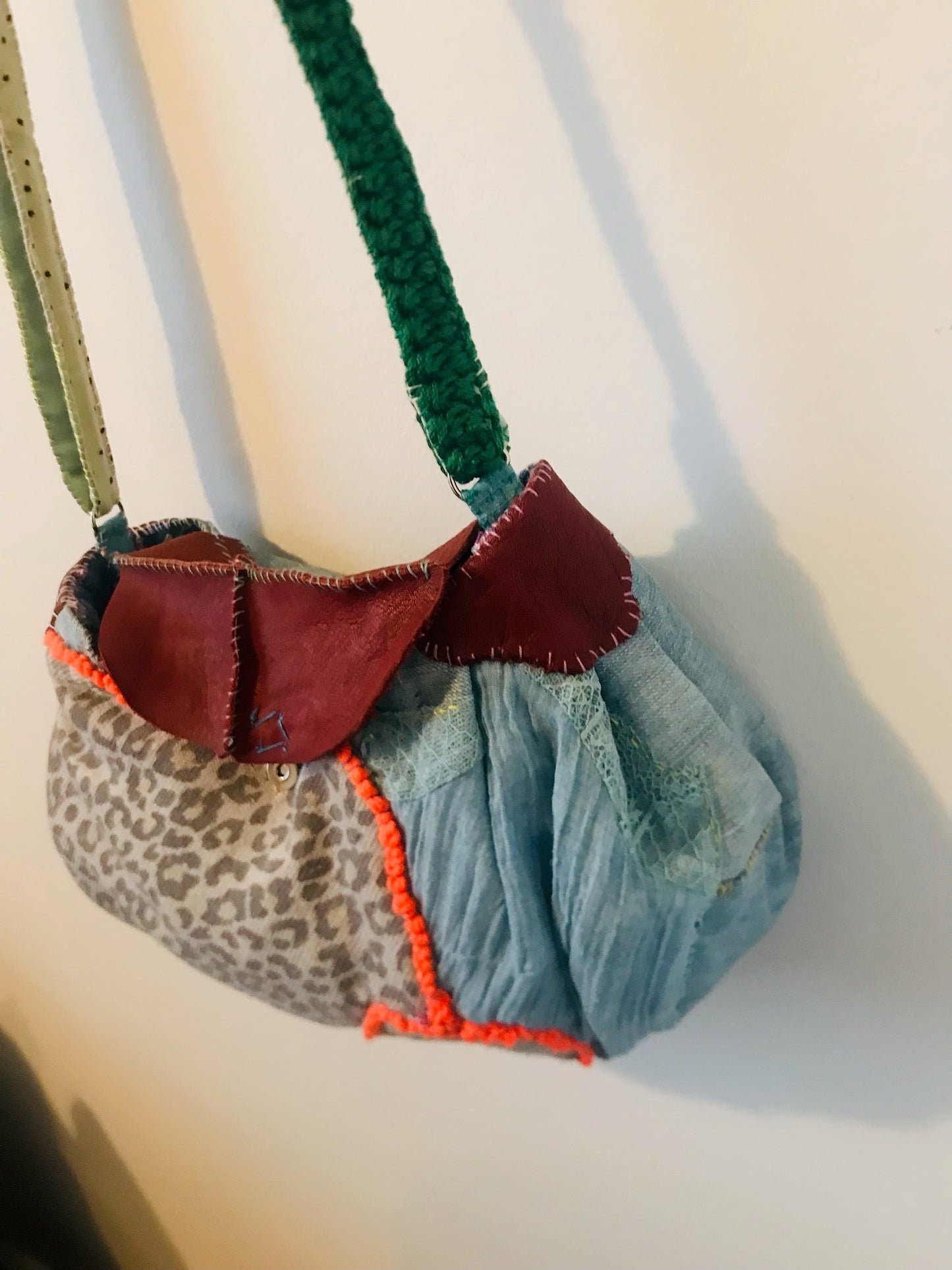 Håndsyet stoftaske, slow fashion, håndlavet pung, 2100