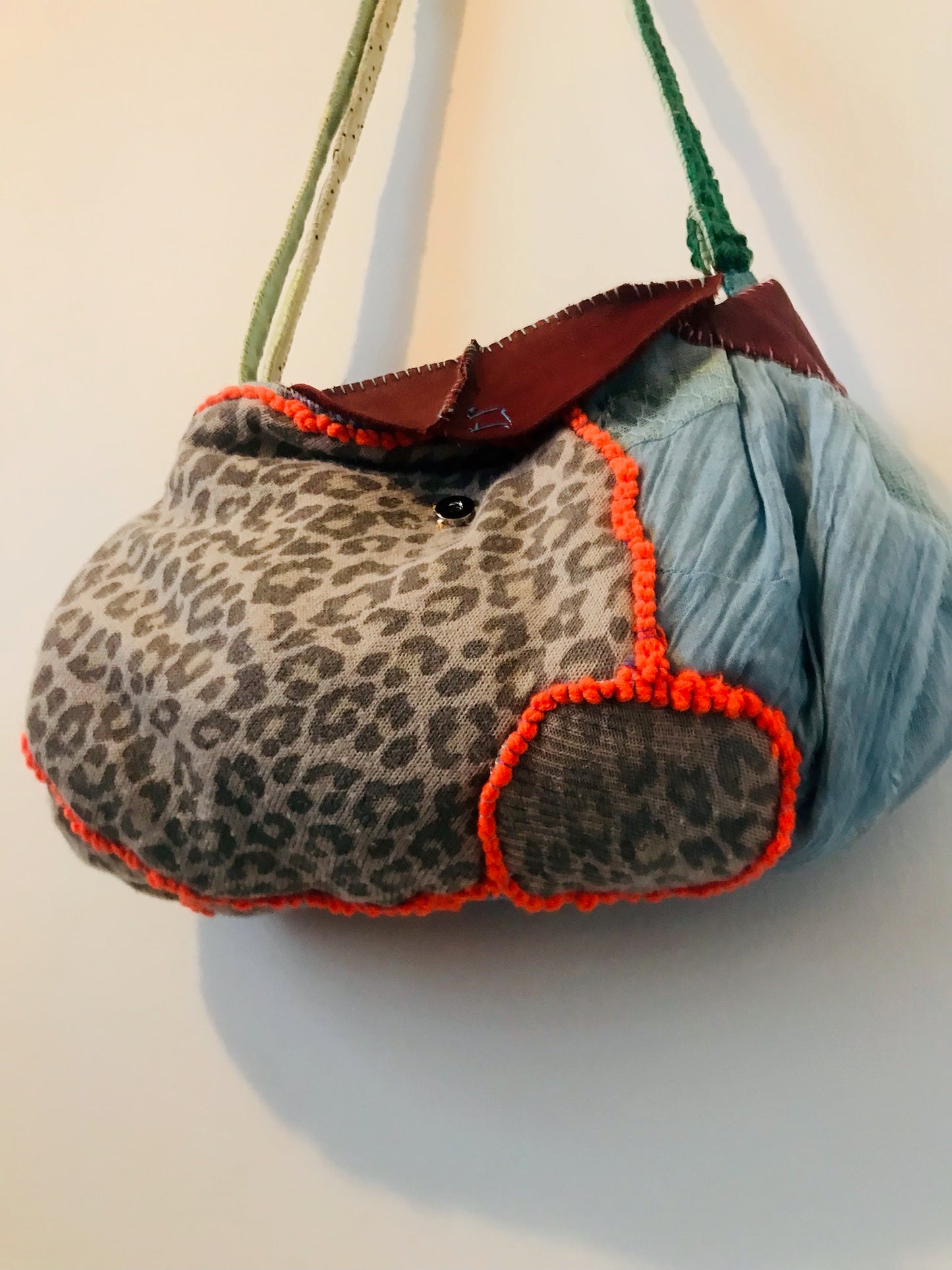 Håndsyet stoftaske, slow fashion, håndlavet pung, 2100