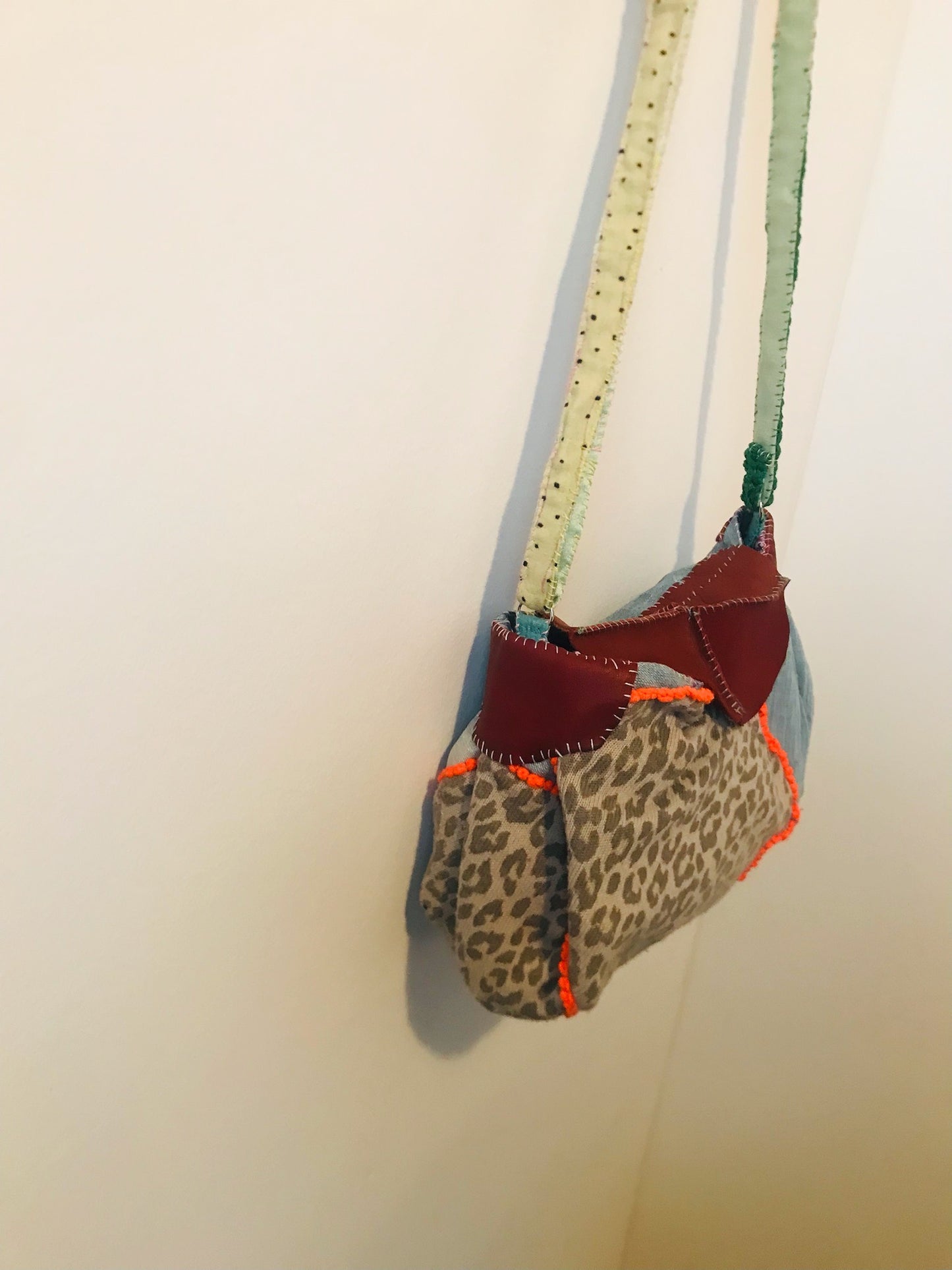 Håndsyet stoftaske, slow fashion, håndlavet pung, 2100