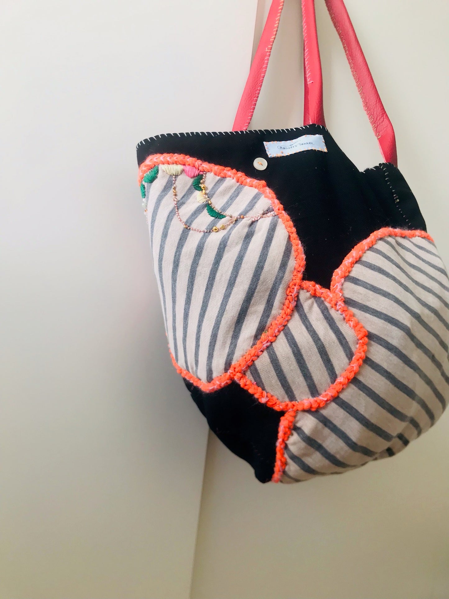 Bag   手縫いのバッグ　布製　トートバッグ　スローファッション　ハンドメイド　2107