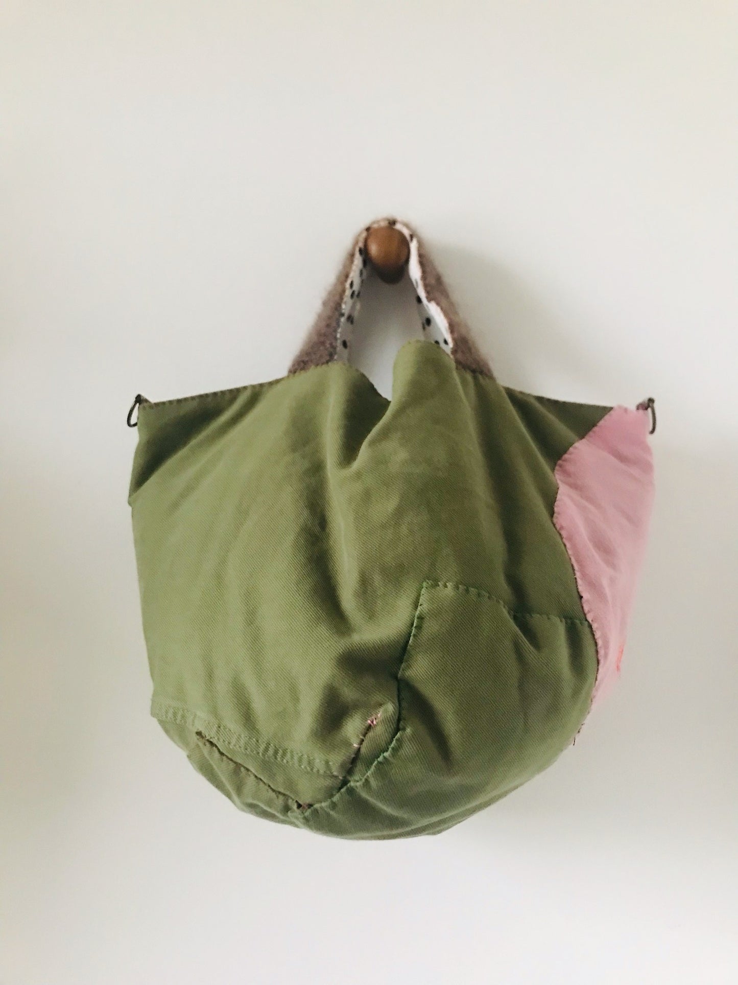 Bag 手縫いのバッグ　布製　トートバッグ　スローファッション　ハンドメイド　2137