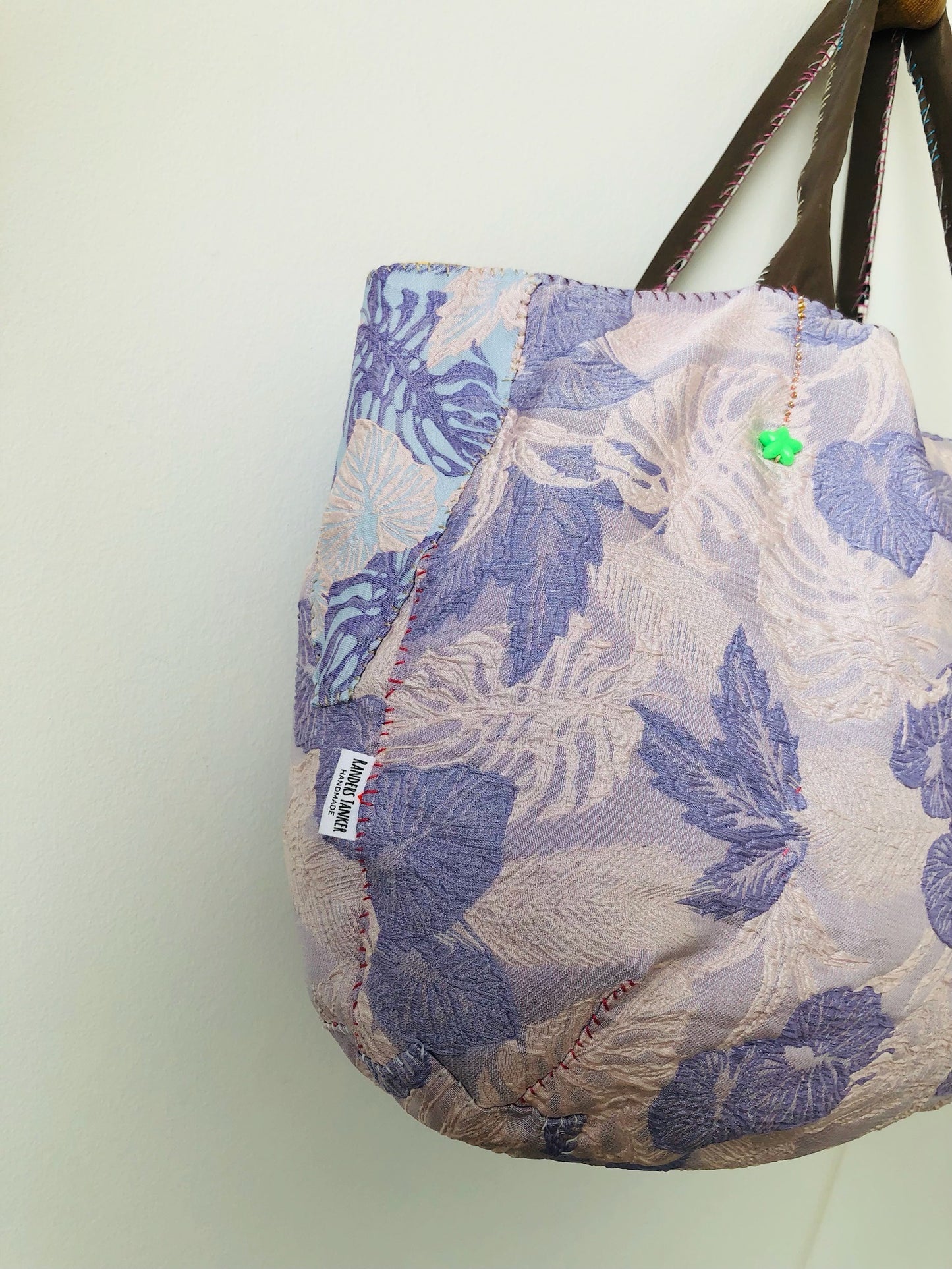 Bag 手縫いのバッグ　布製　トートバッグ　スローファッション　ハンドメイド　2166