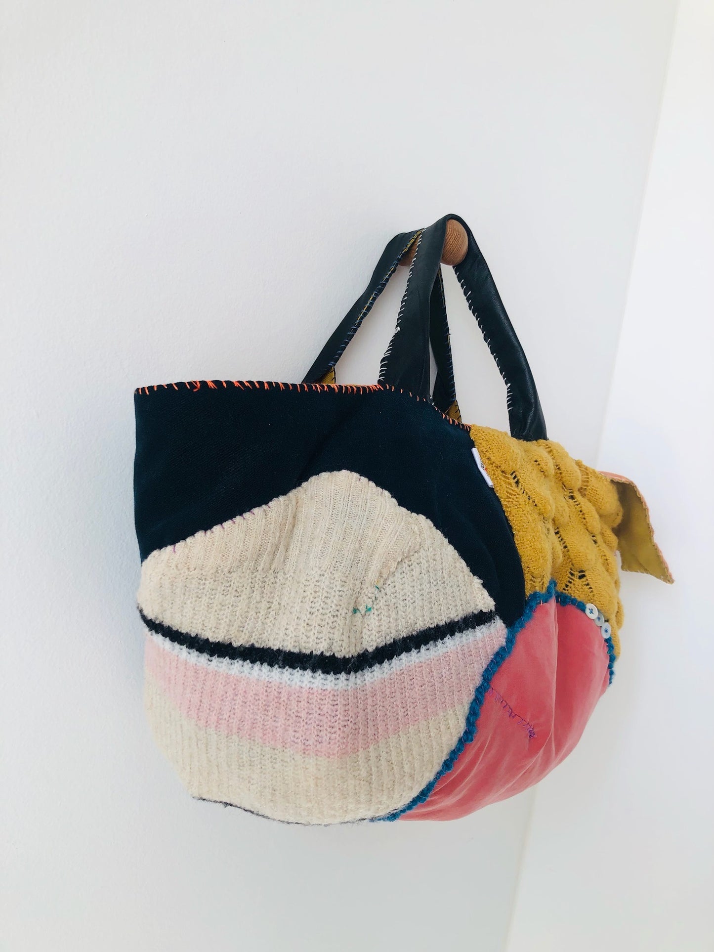 Bag 手縫いのバッグ　布製　トートバッグ　スローファッション　ハンドメイド　2177