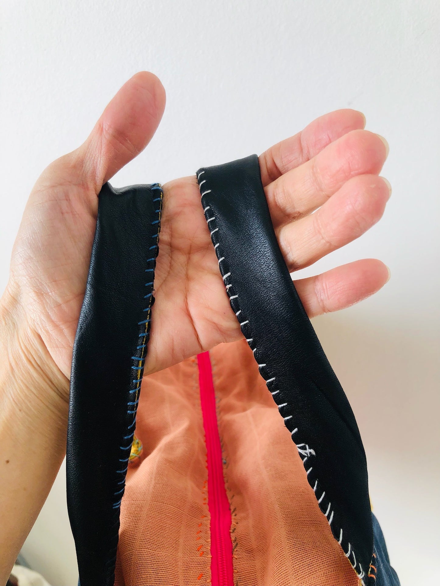 Bag 手縫いのバッグ　布製　トートバッグ　スローファッション　ハンドメイド　2177