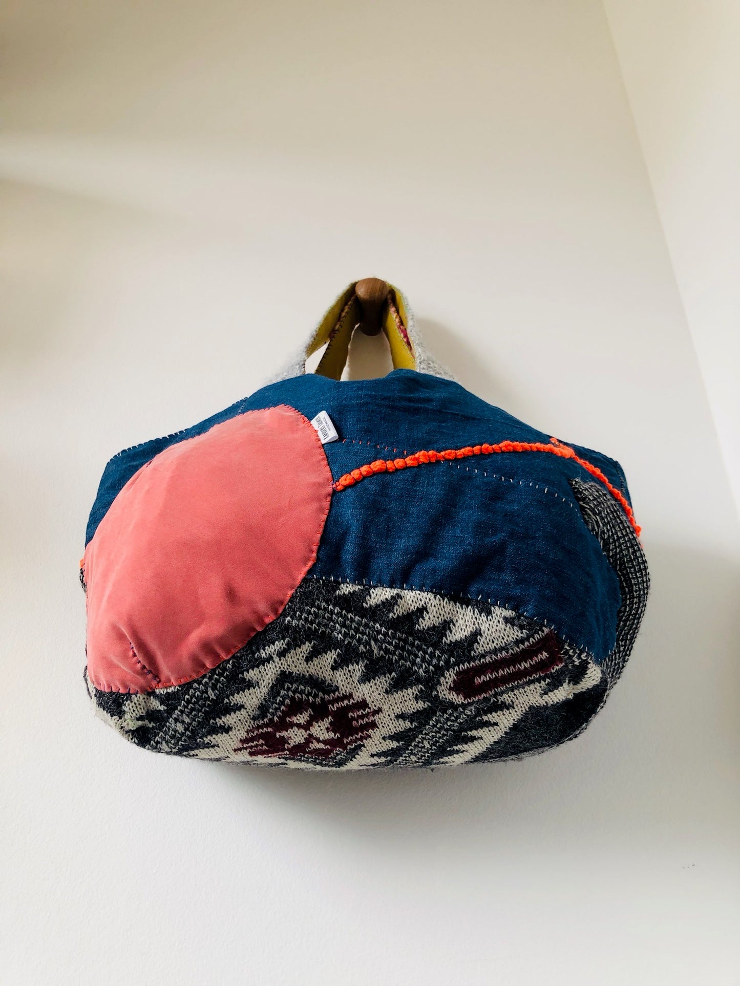 Bag 手縫いのバッグ　布製　トートバッグ　スローファッション　ハンドメイド　2182