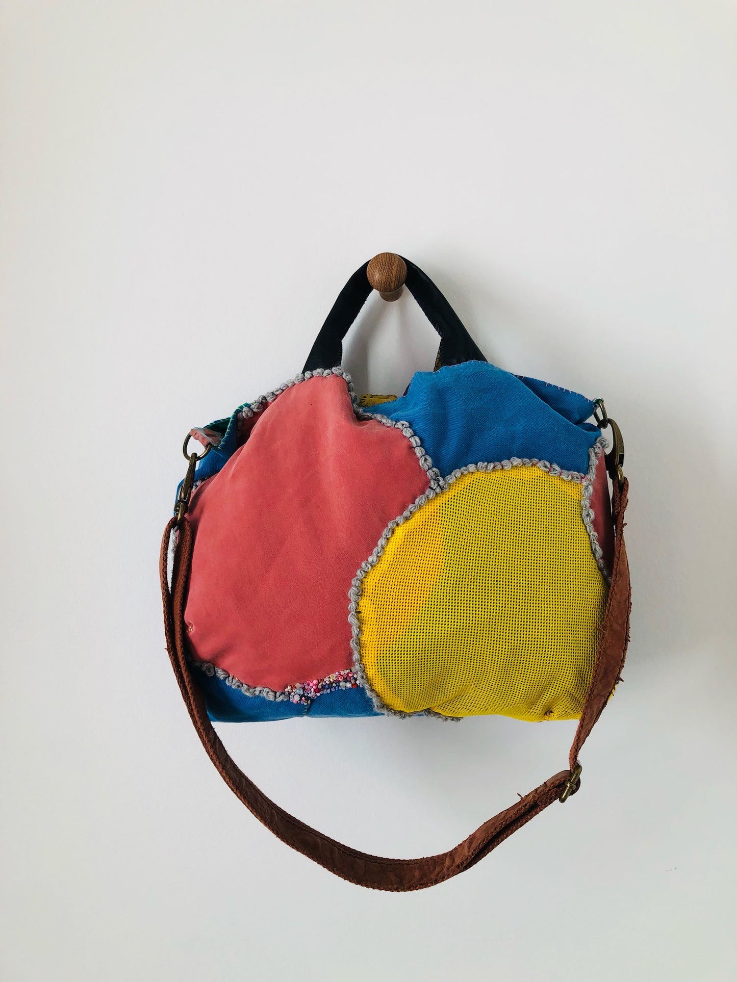 【予約済み】　usako様　ストラップも。Bag 手縫いのバッグ　布製　トートバッグ　スローファッション　ハンドメイド　2192